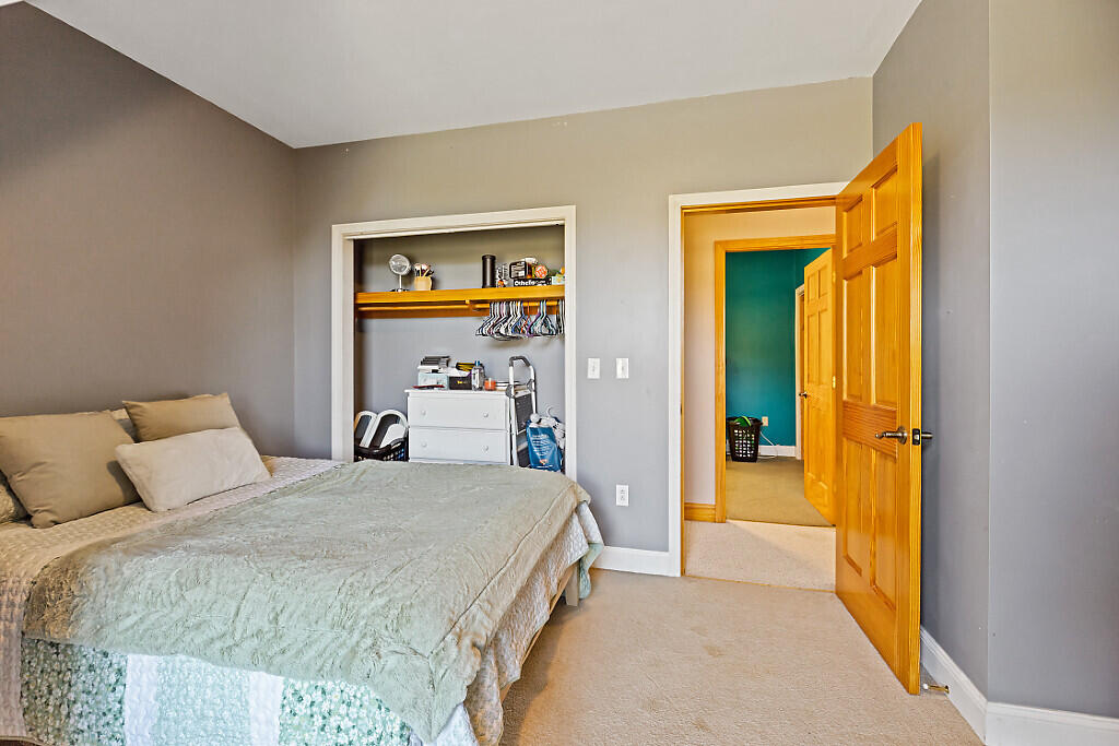 343 Lakeview Drive