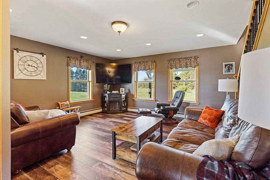 343 Lakeview Drive