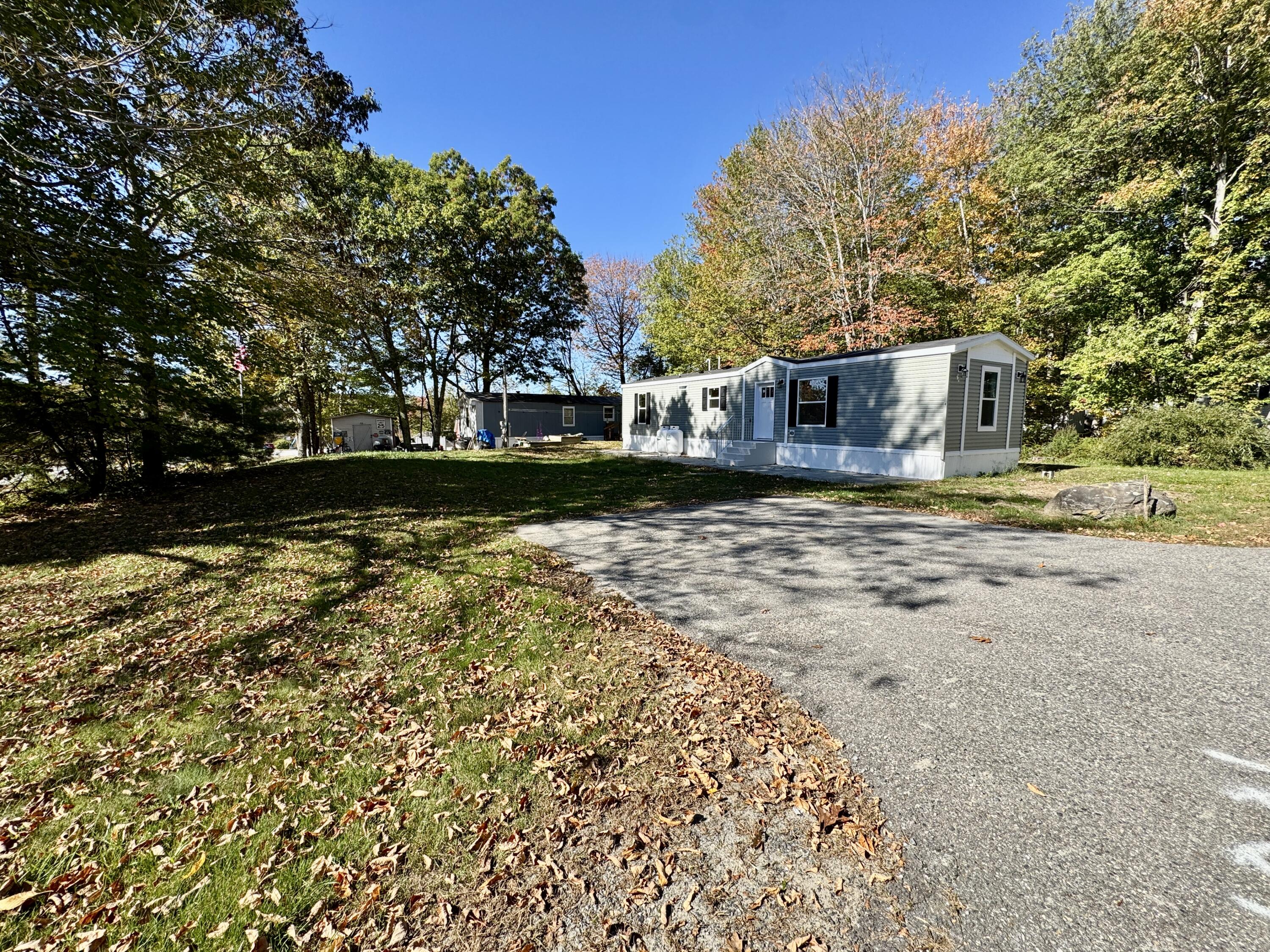 4 Lees Court