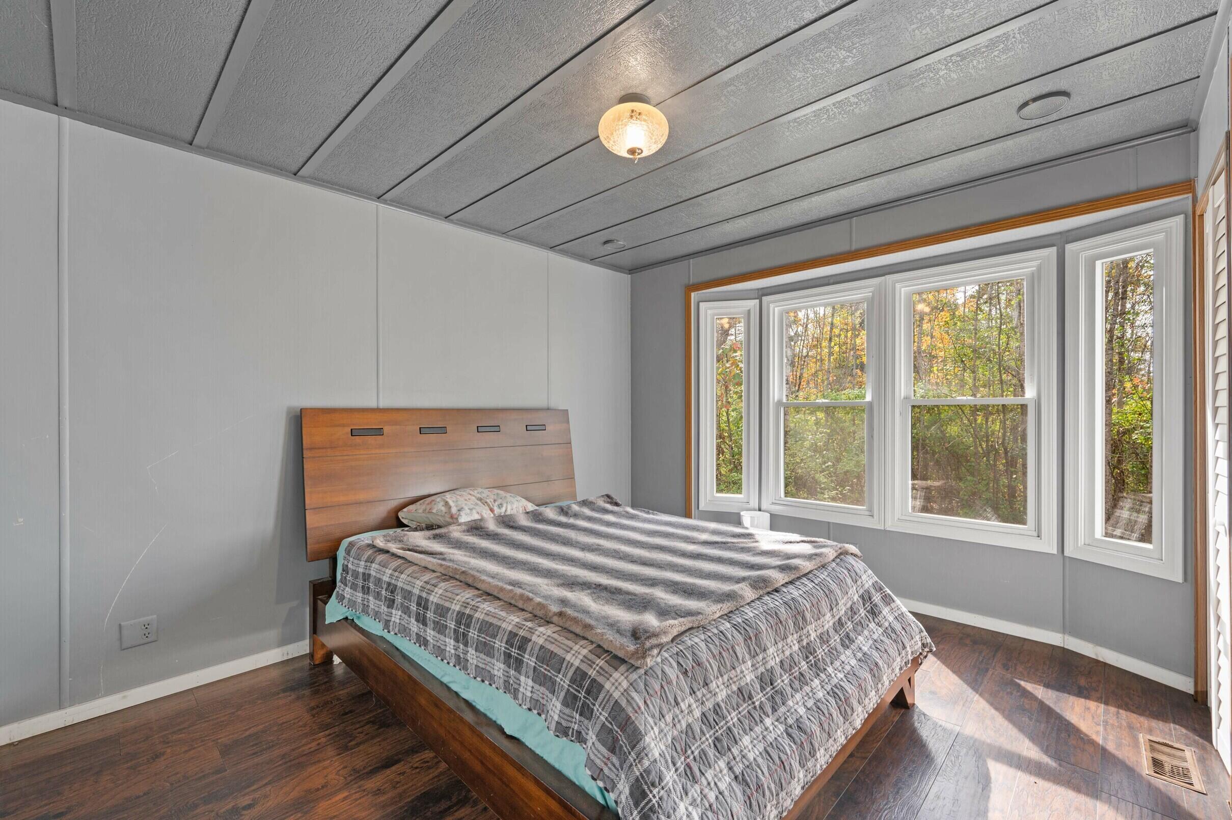 1618 Riverside Drive