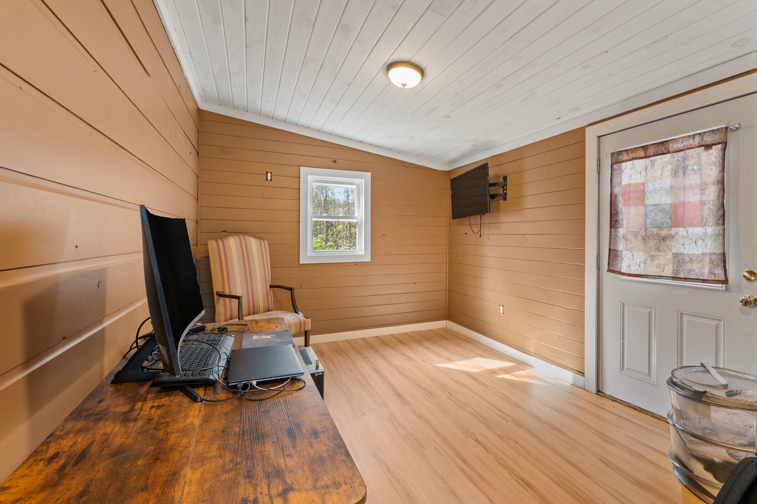 1618 Riverside Drive