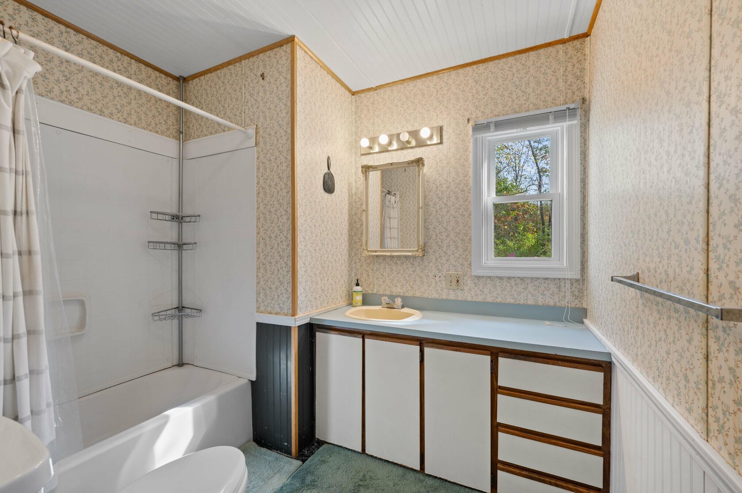 1618 Riverside Drive