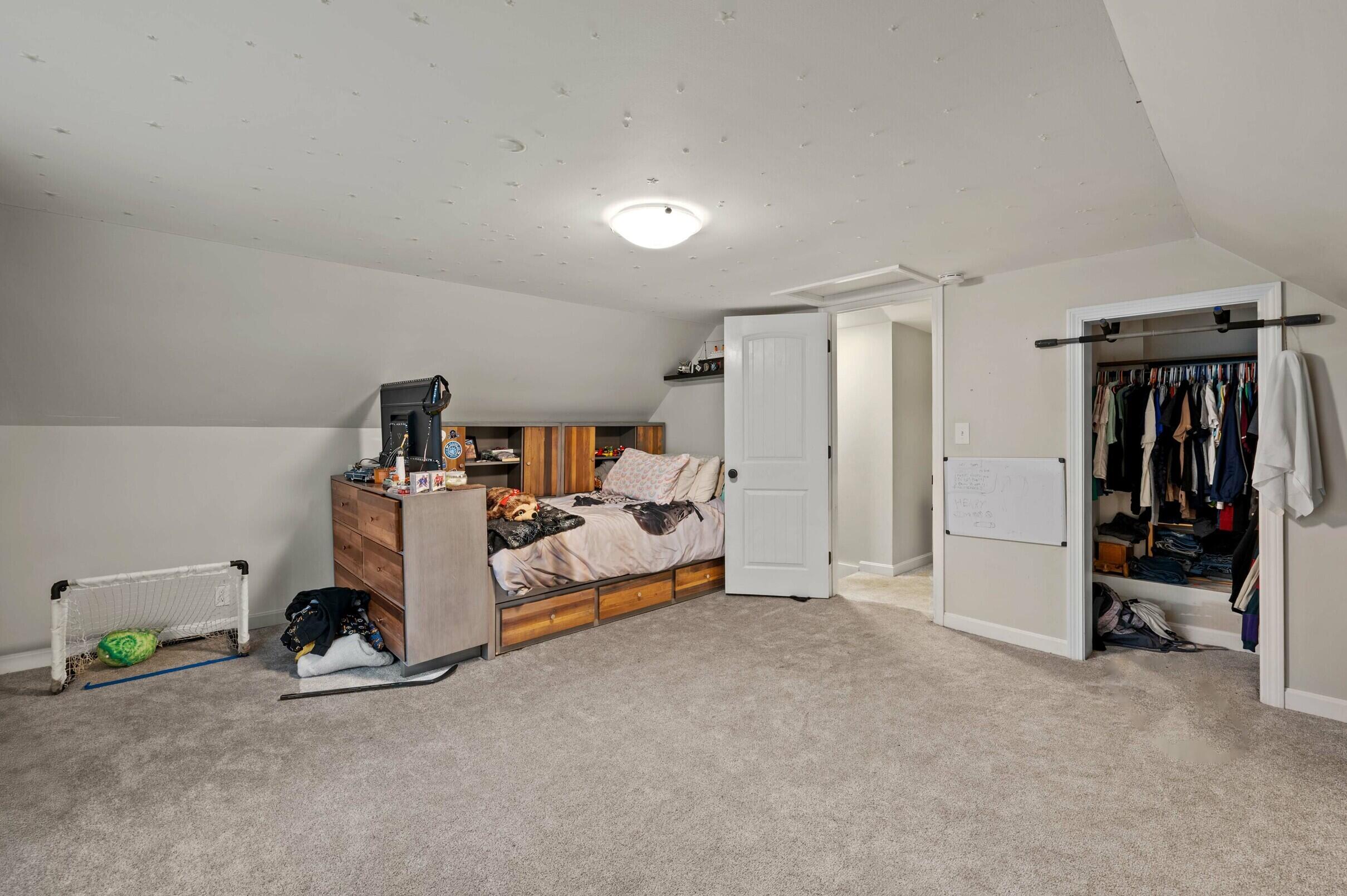 350 Madawaska Road, Palmyra