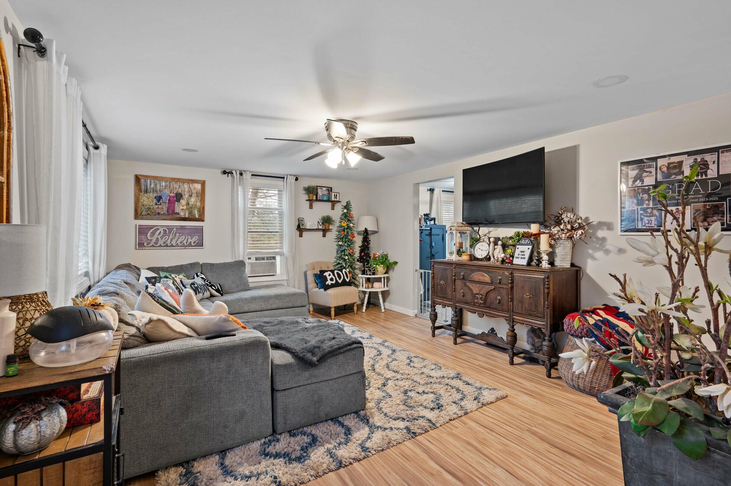 350 Madawaska Road, Palmyra