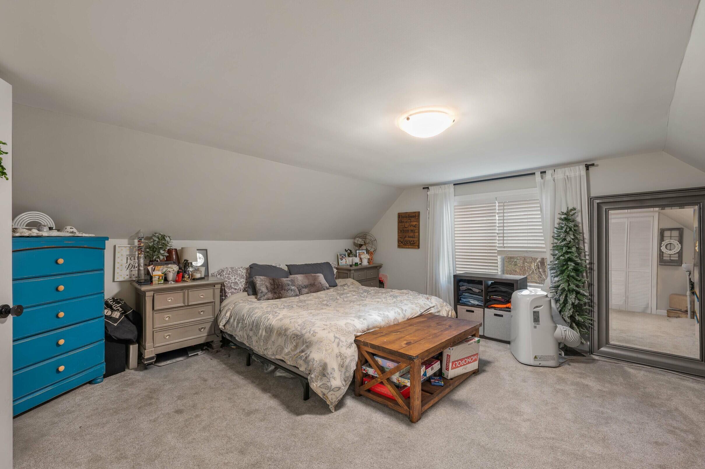 350 Madawaska Road, Palmyra