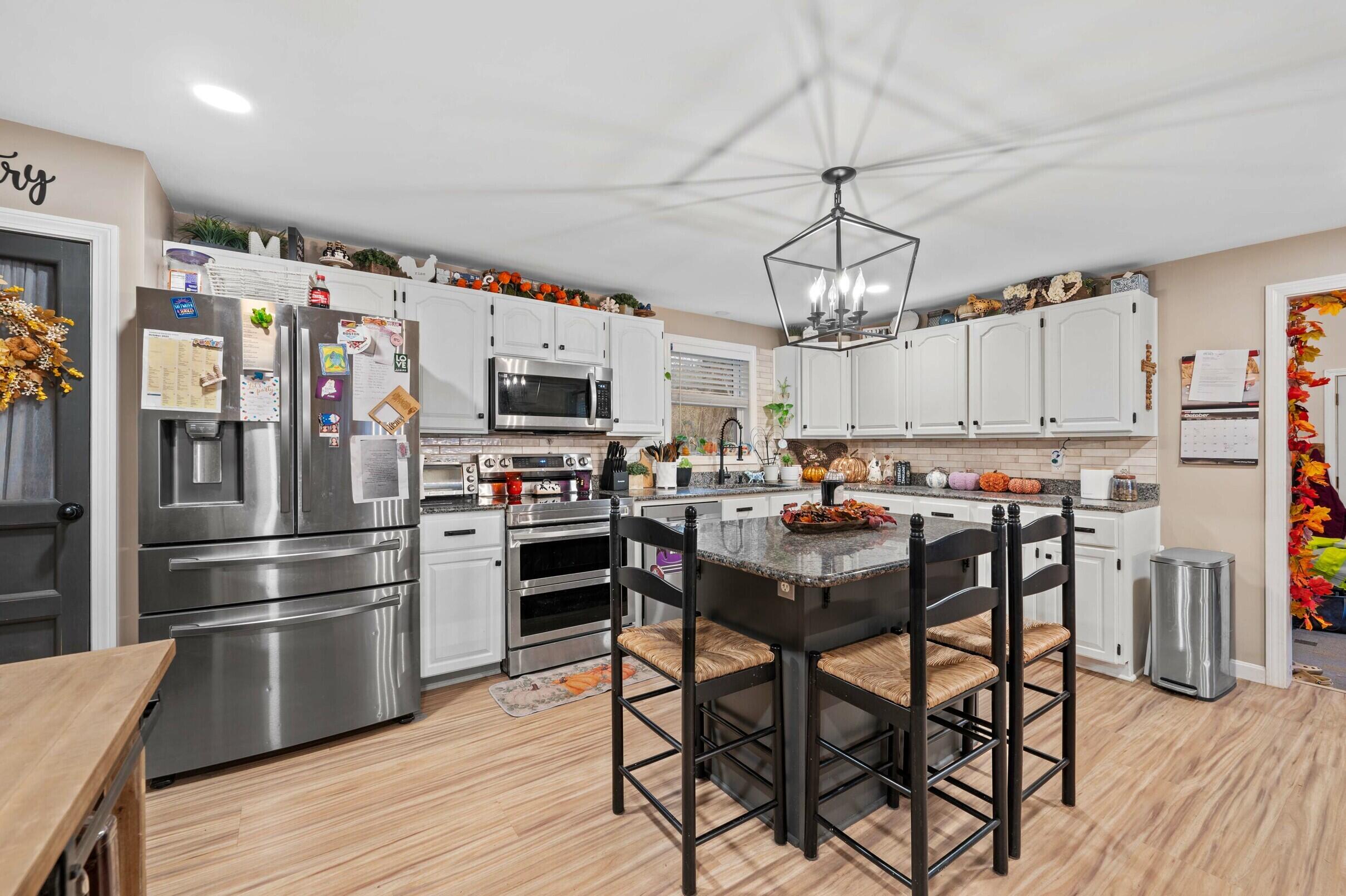 350 Madawaska Road, Palmyra