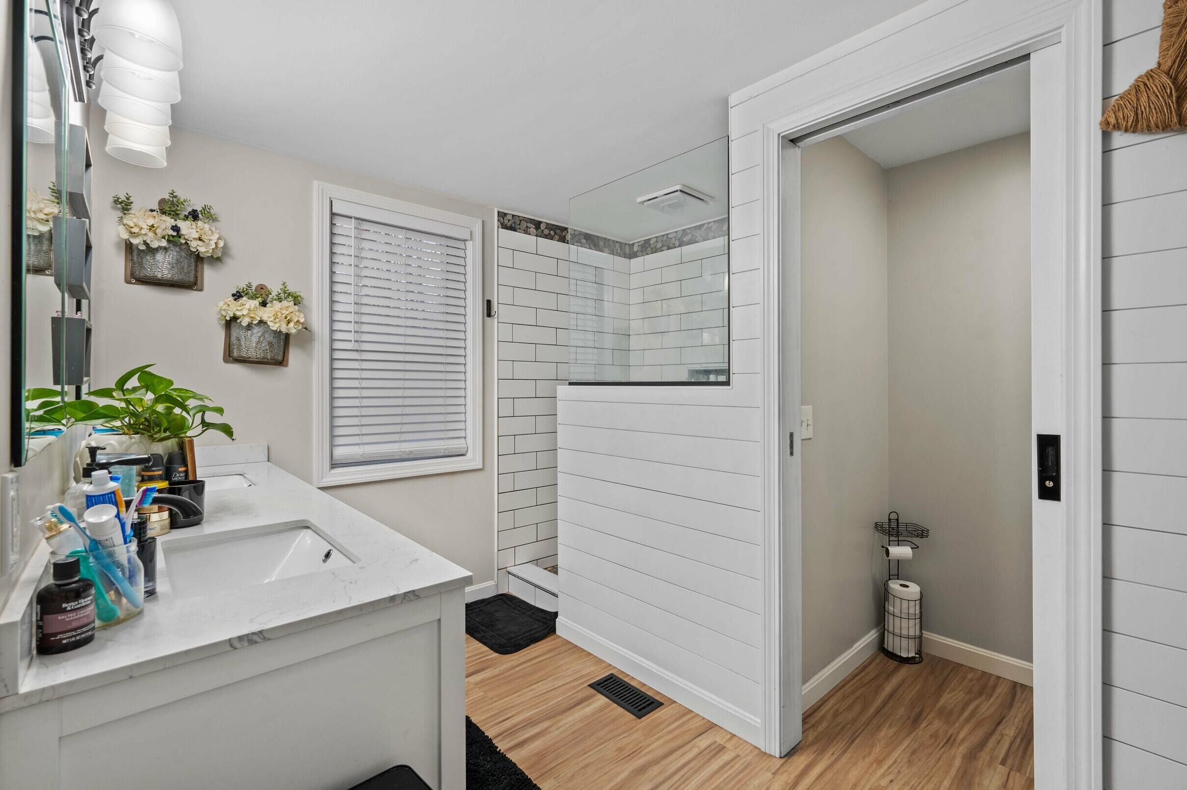 350 Madawaska Road, Palmyra