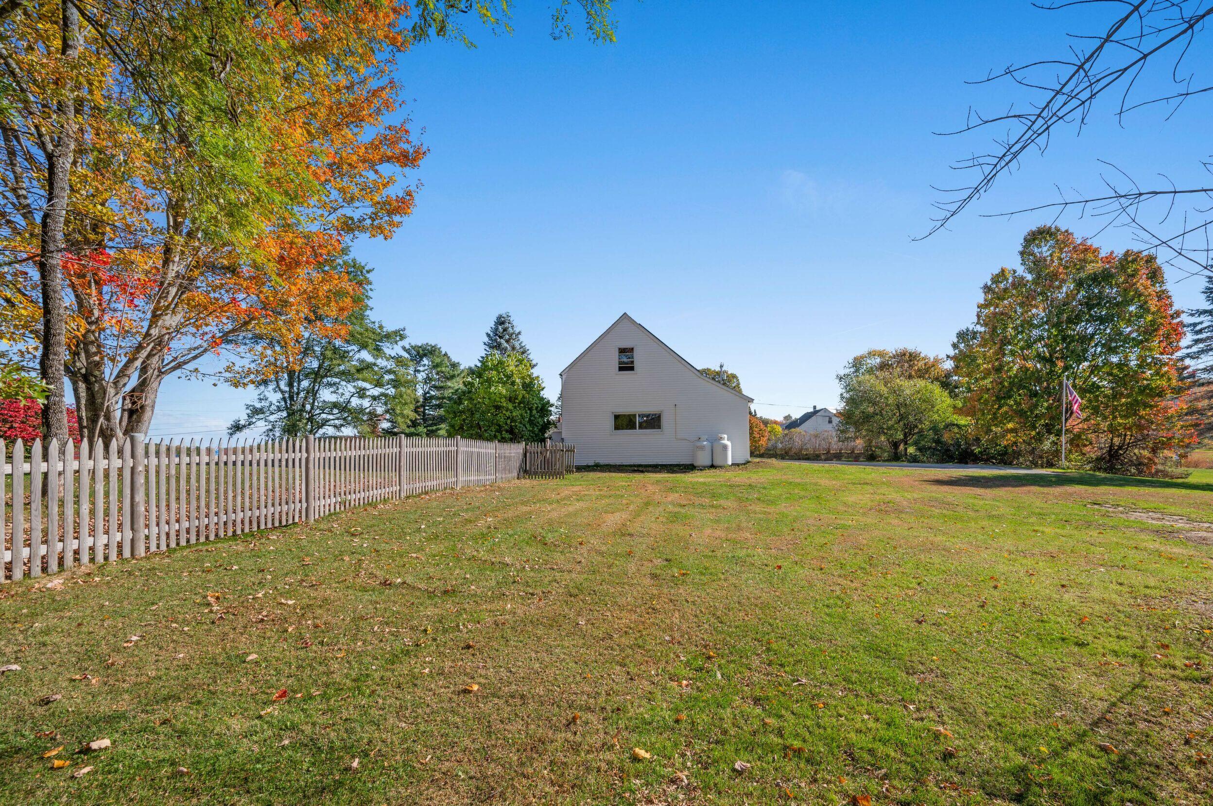 325 Middle Road, Sabattus