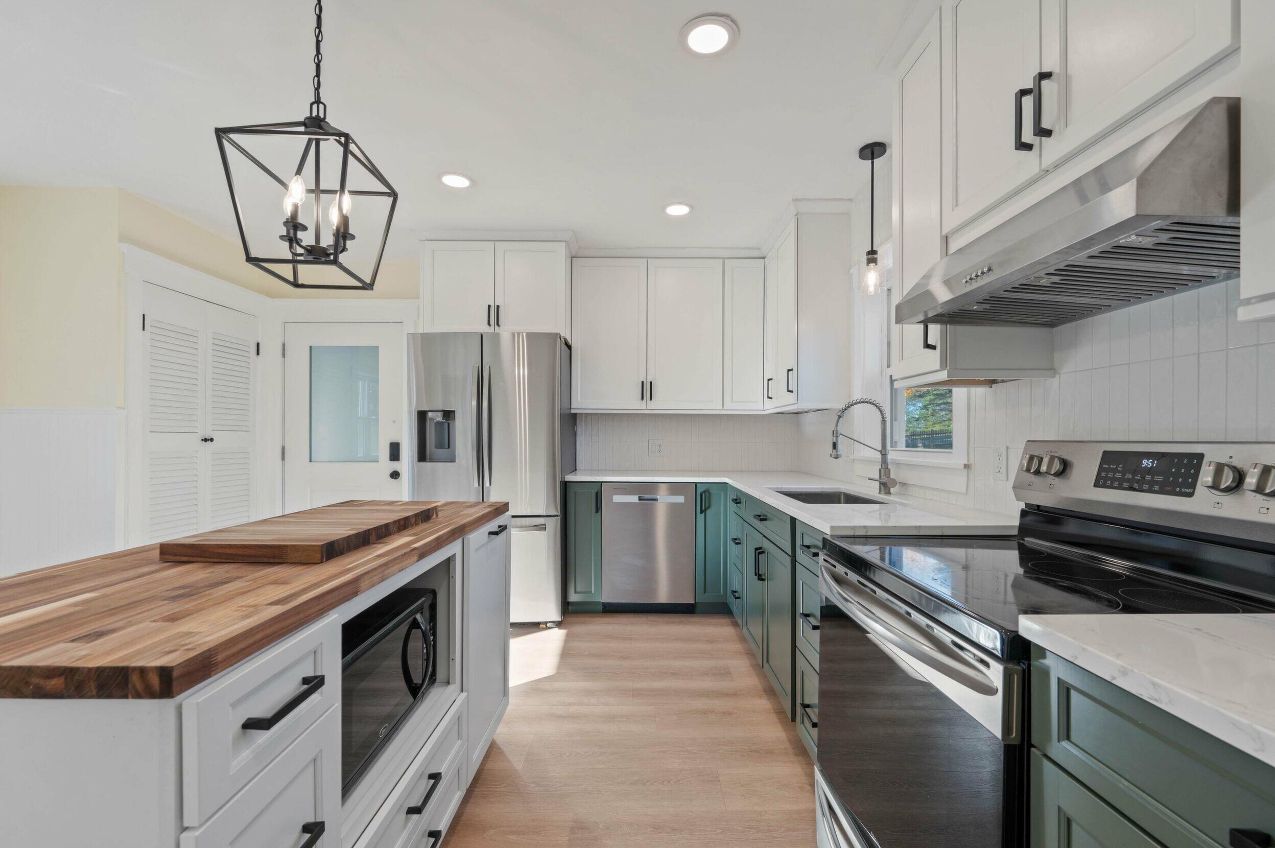 325 Middle Road, Sabattus