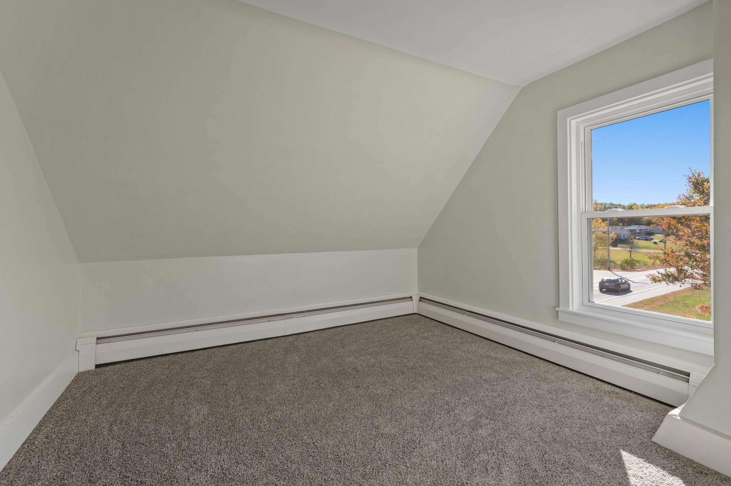 325 Middle Road, Sabattus