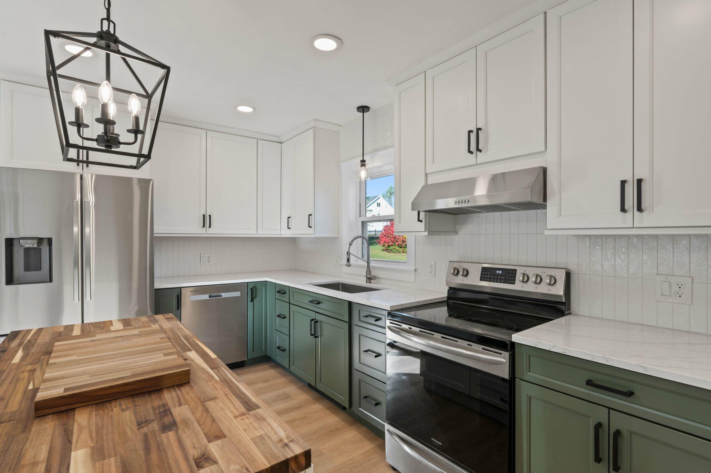 325 Middle Road, Sabattus