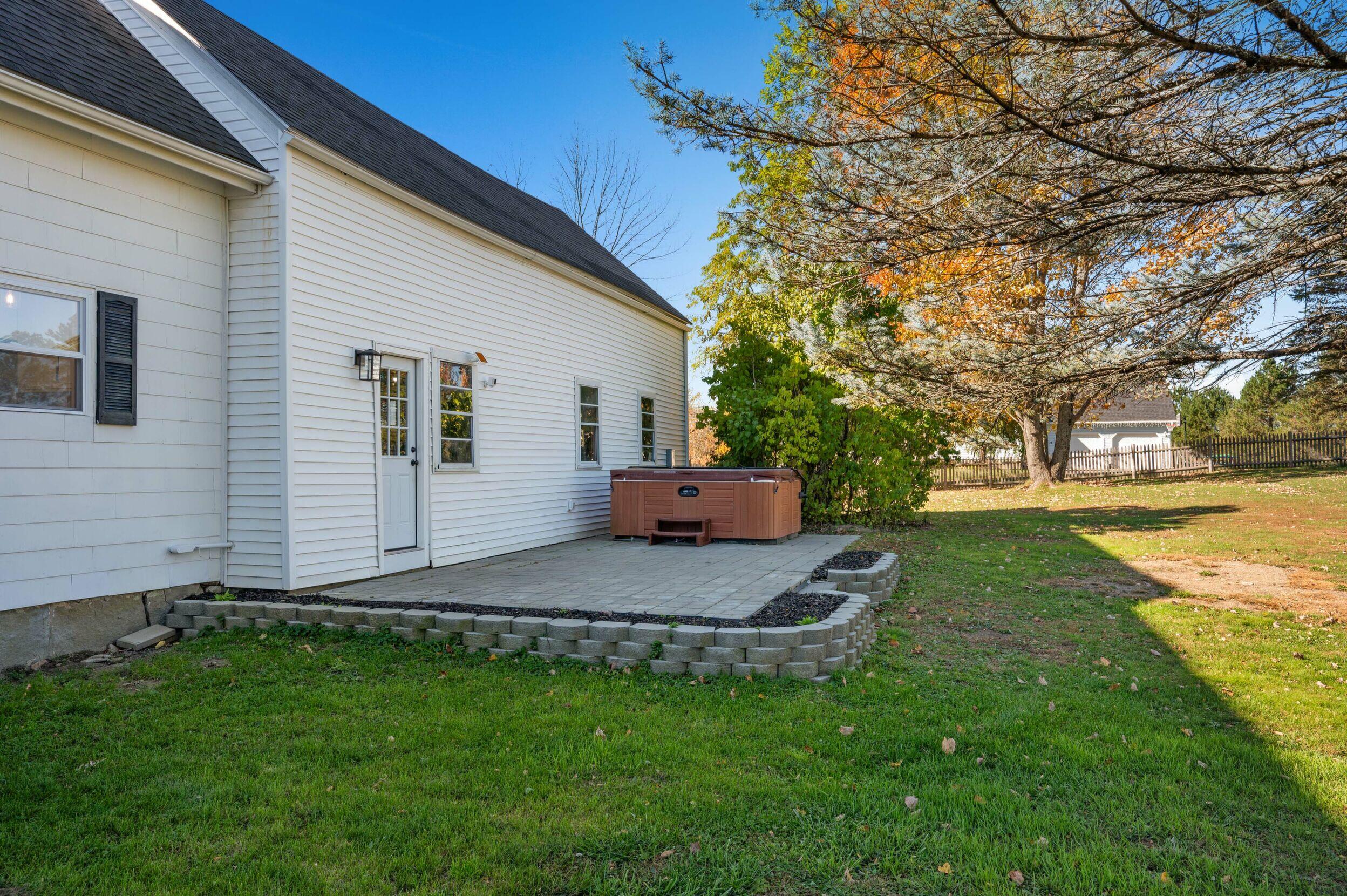 325 Middle Road, Sabattus