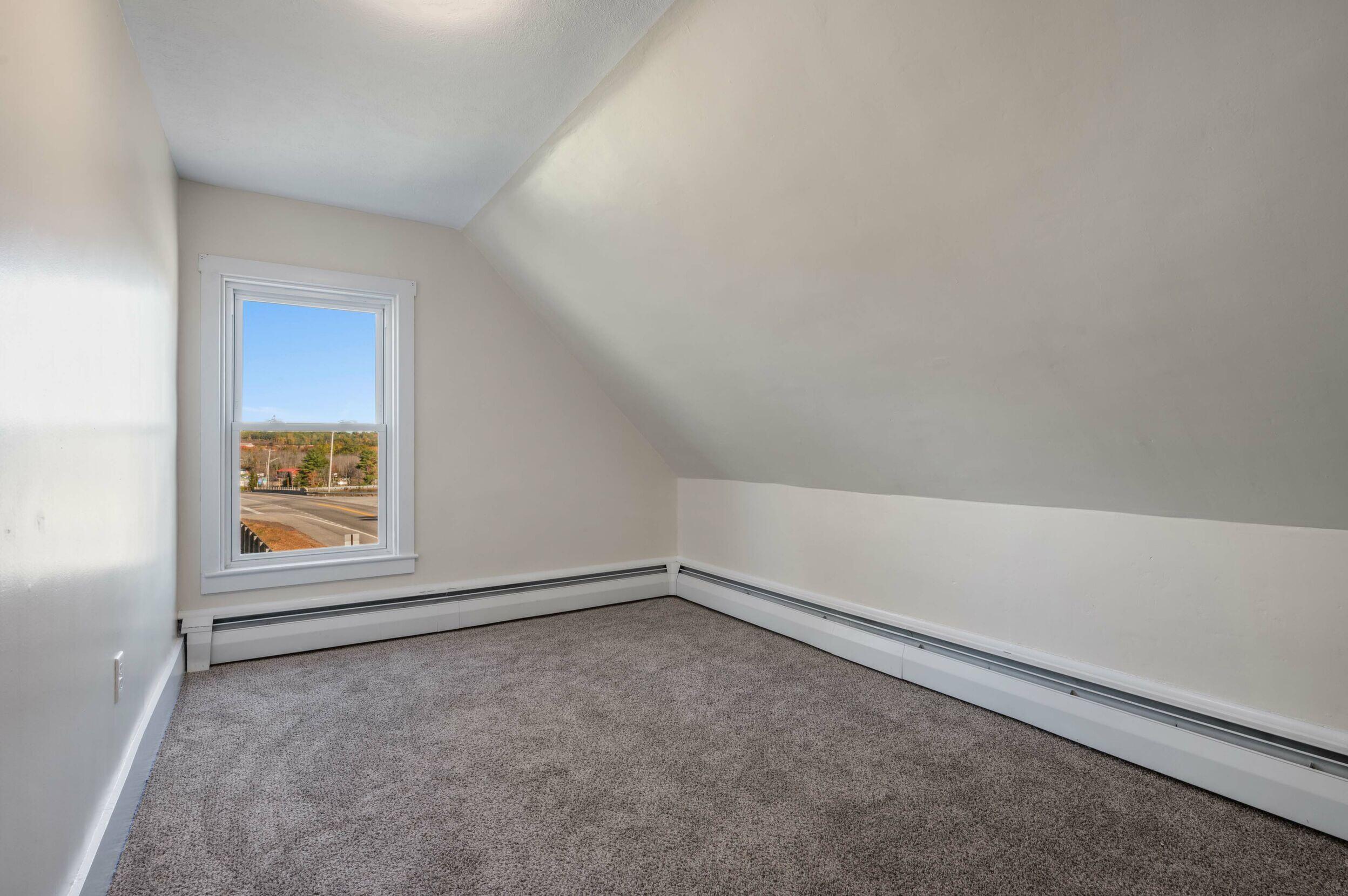 325 Middle Road, Sabattus