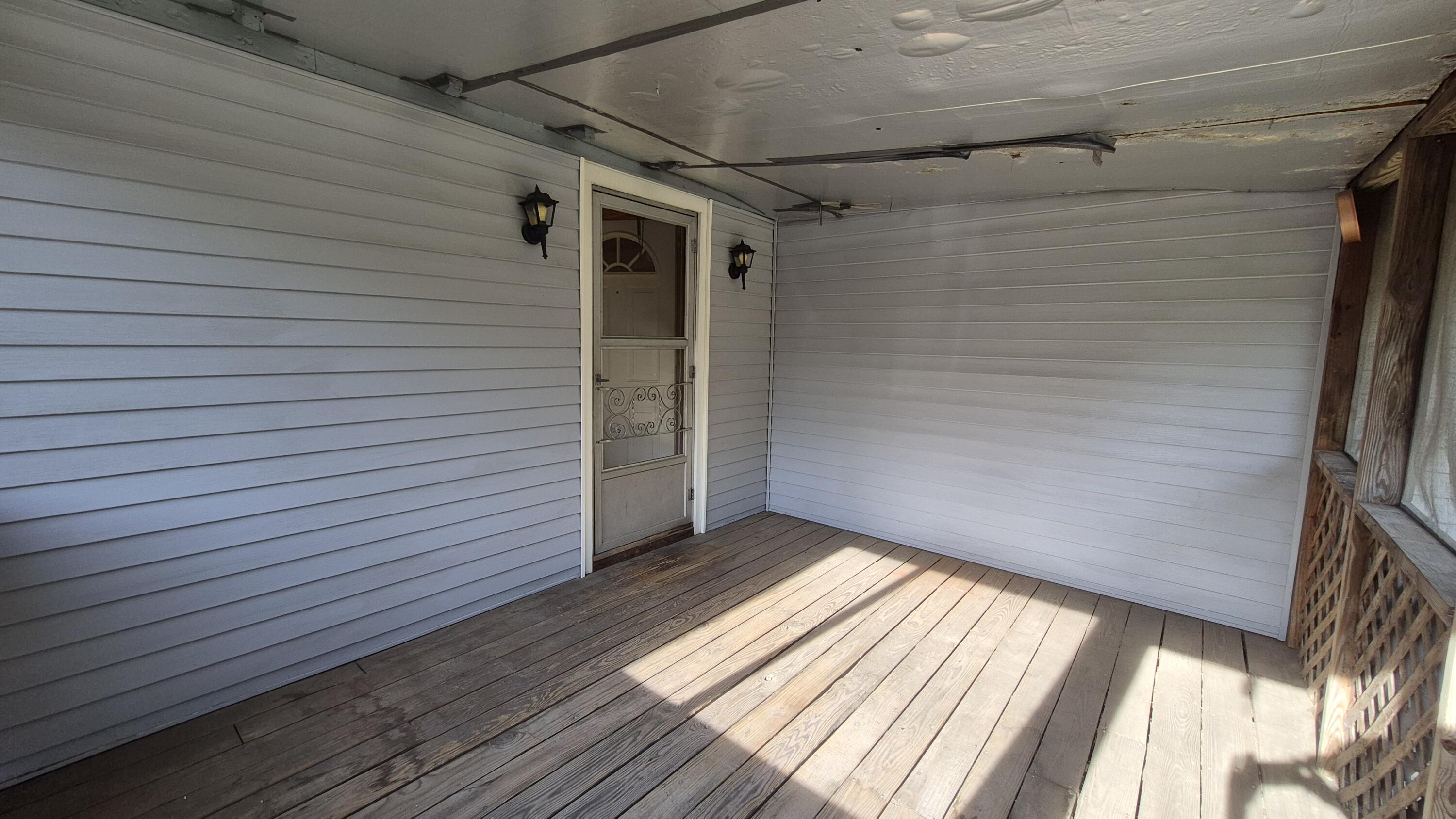 122 Washington Street, Oakland