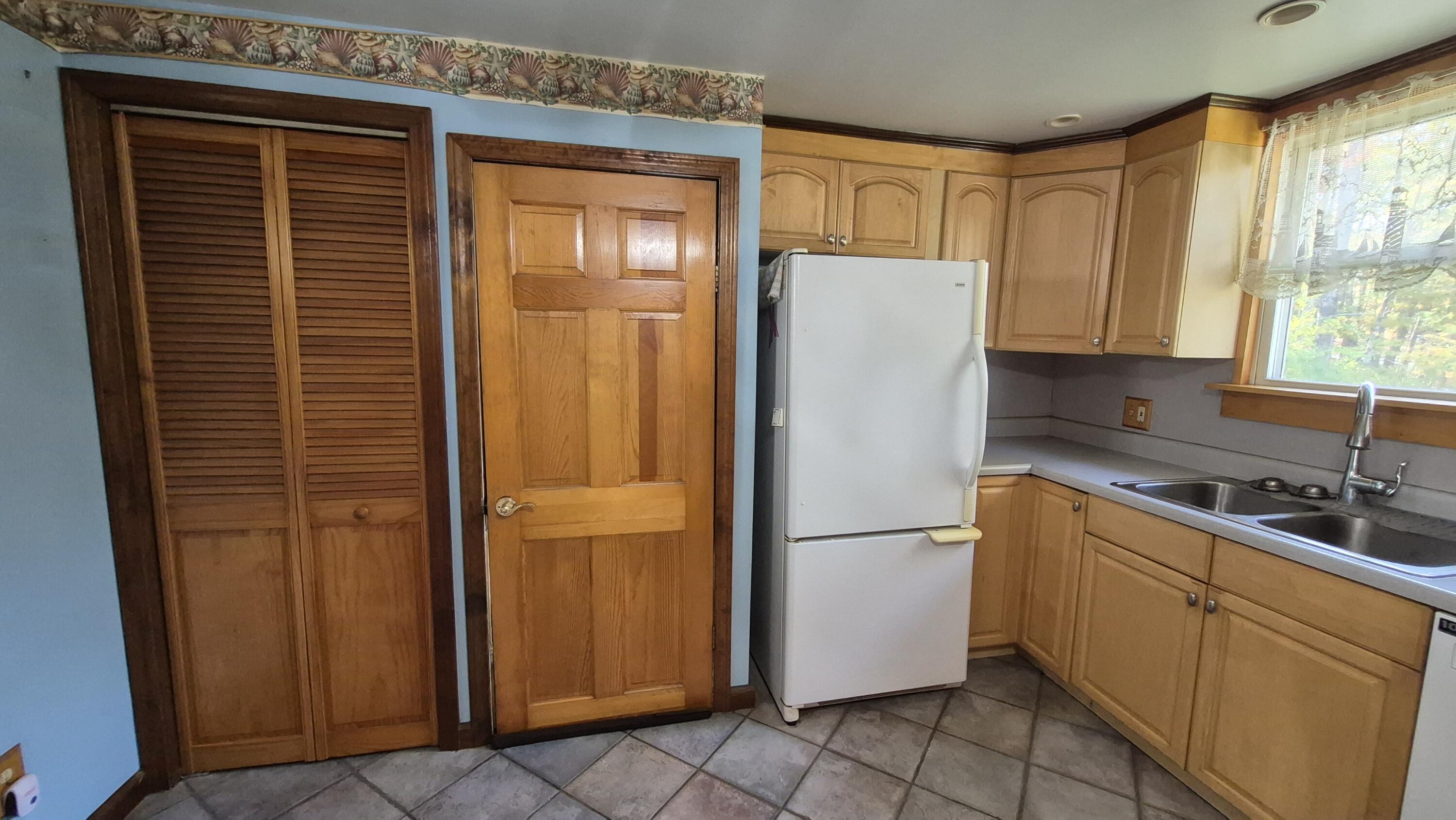 122 Washington Street, Oakland