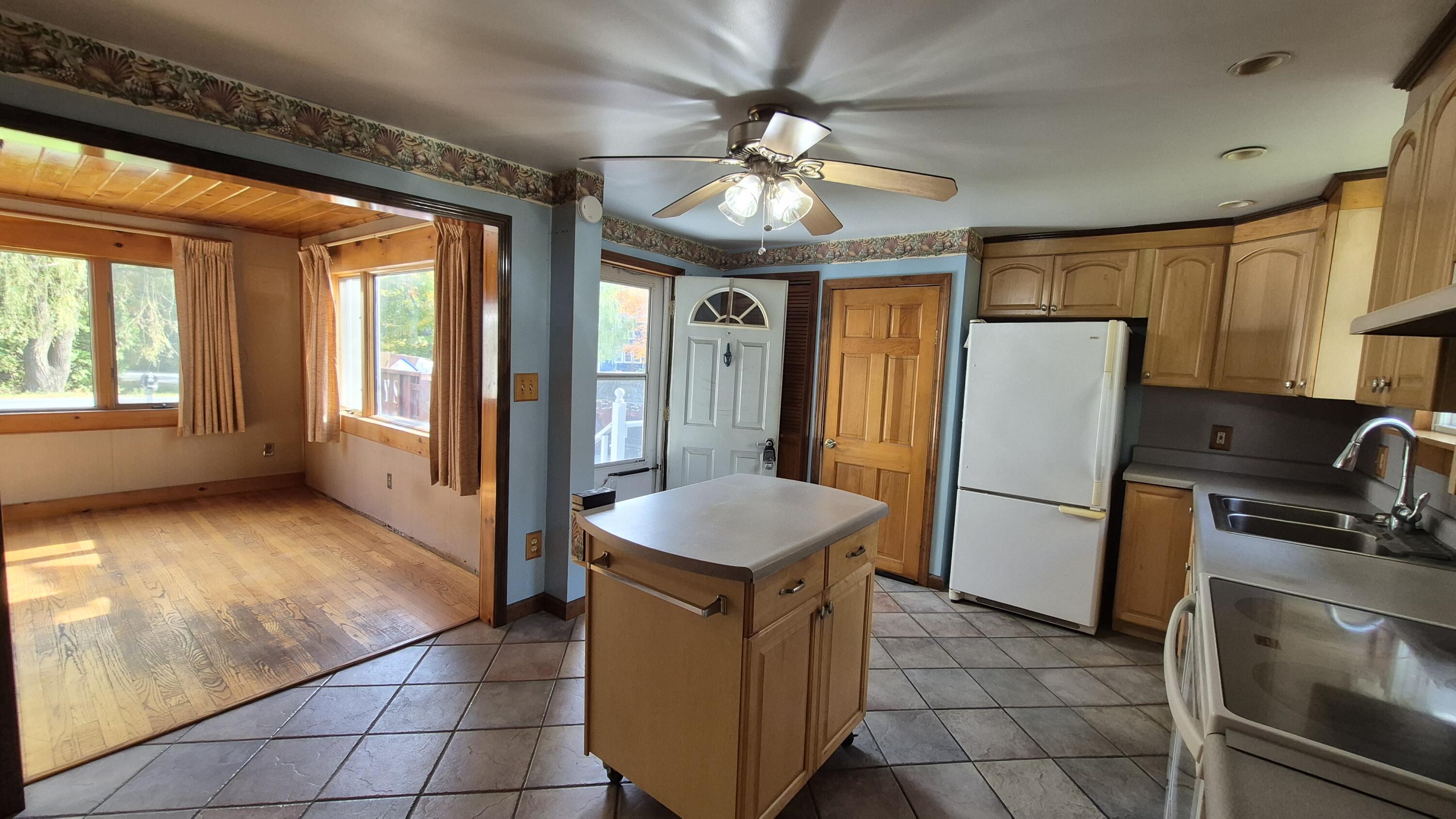 122 Washington Street, Oakland