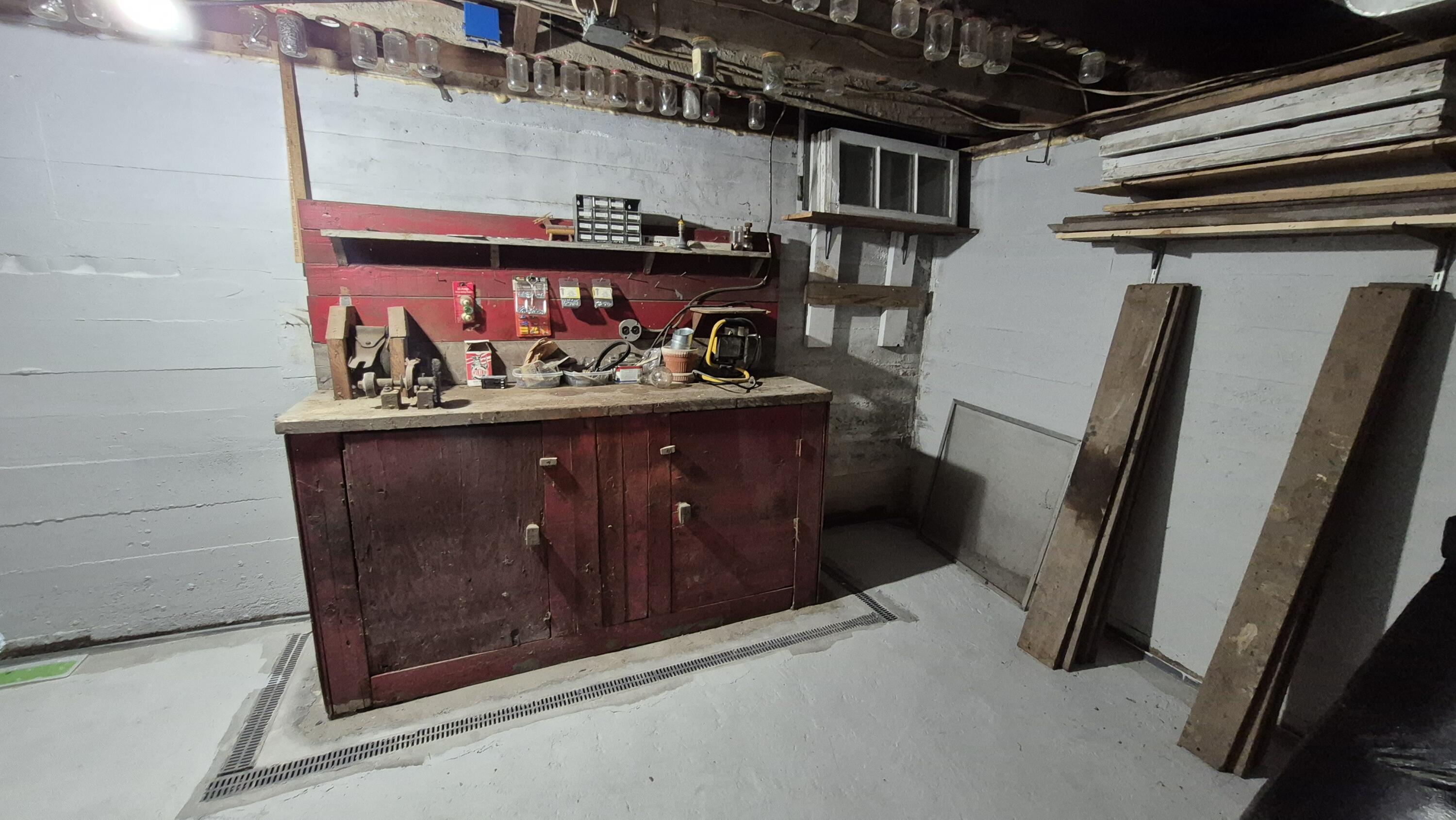 122 Washington Street, Oakland