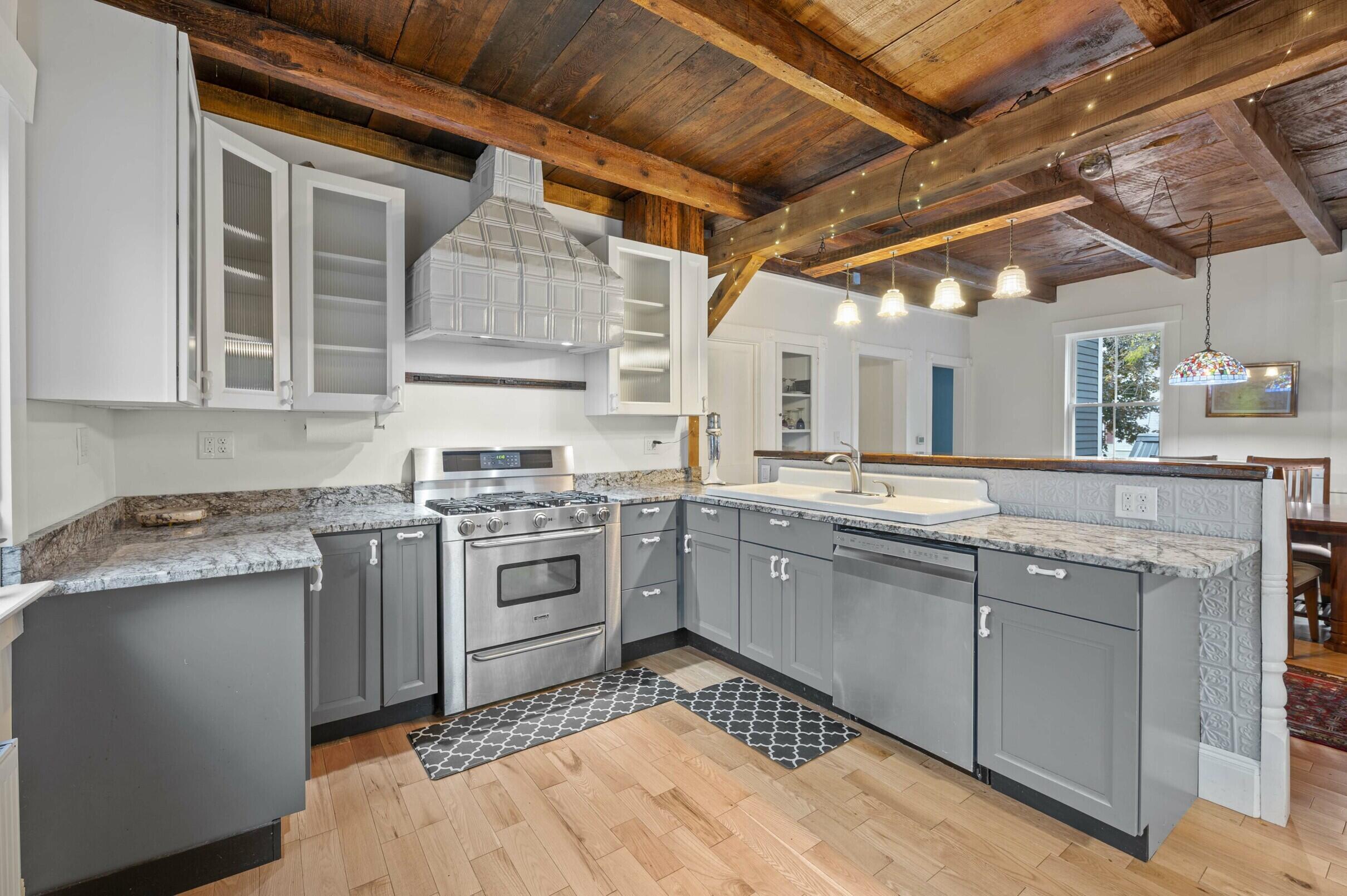 306 Maine Avenue, Farmingdale