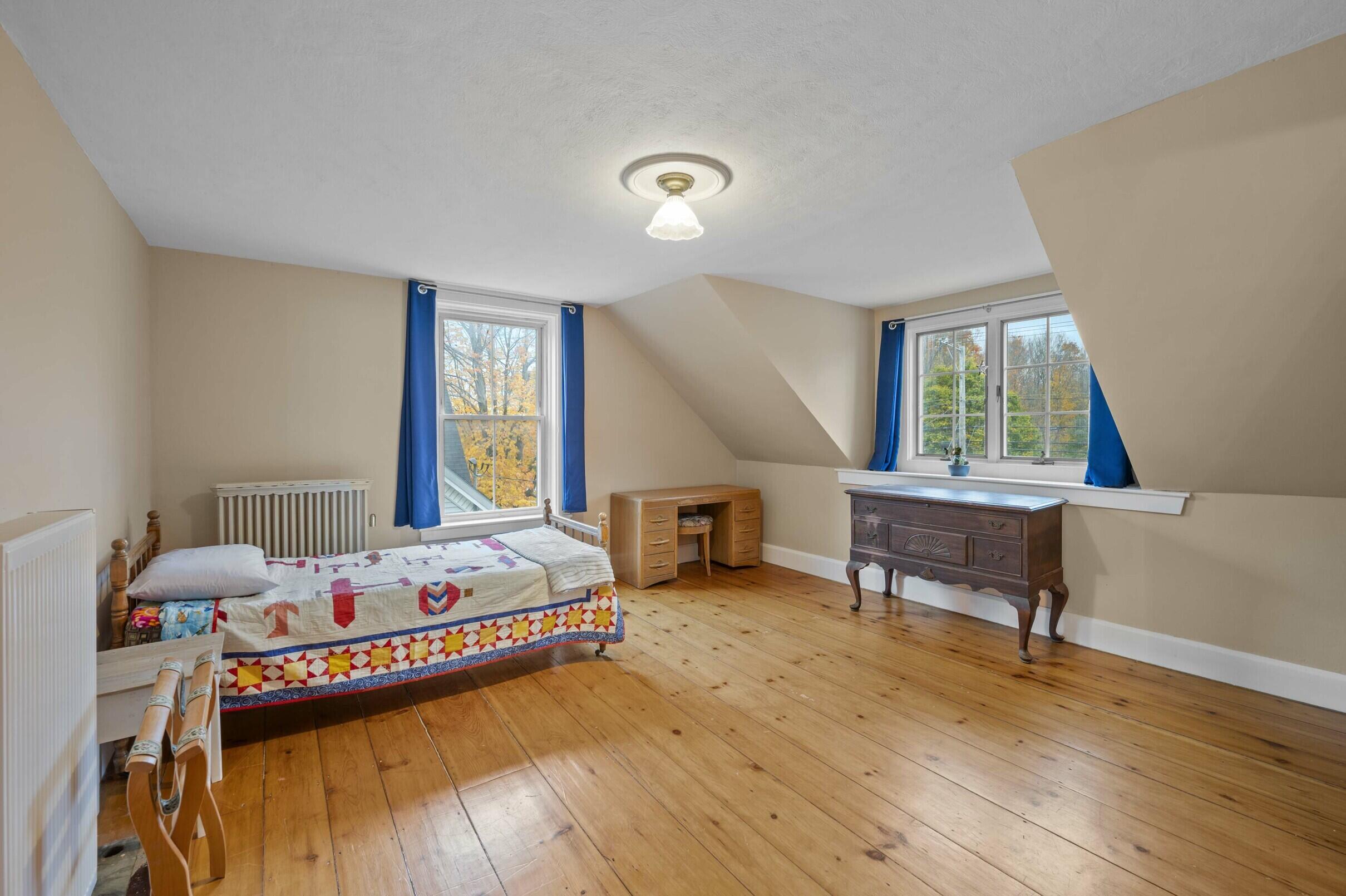 306 Maine Avenue, Farmingdale