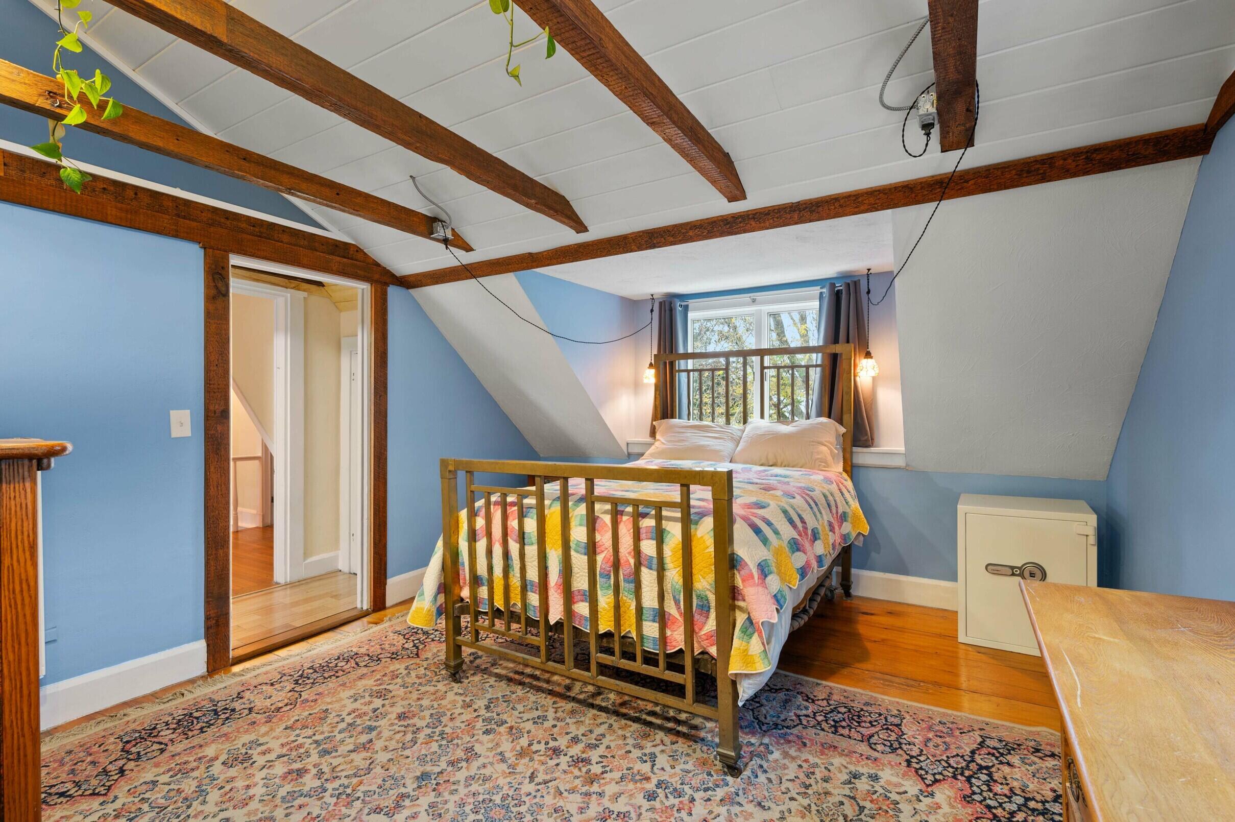 306 Maine Avenue, Farmingdale