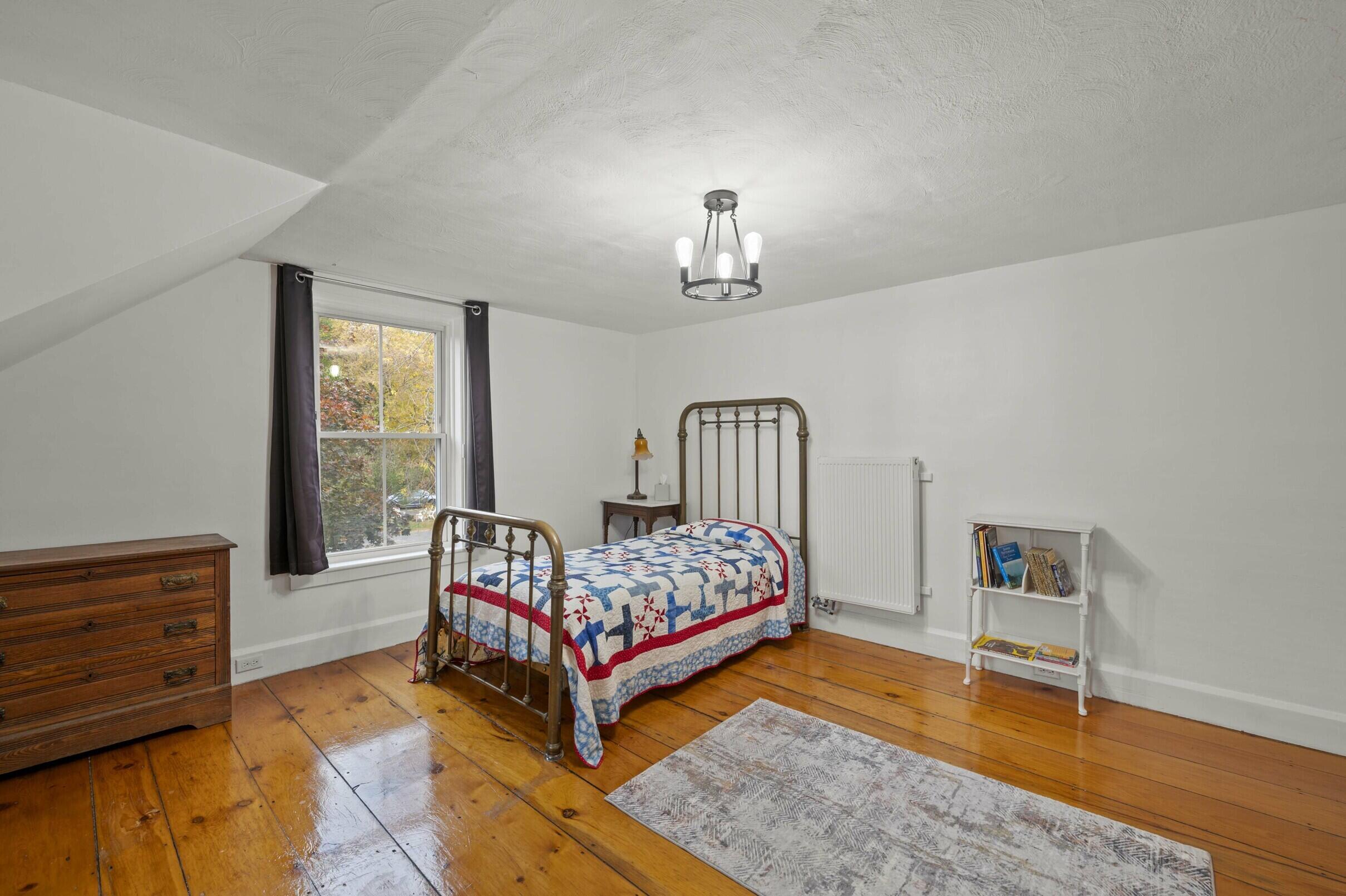 306 Maine Avenue, Farmingdale