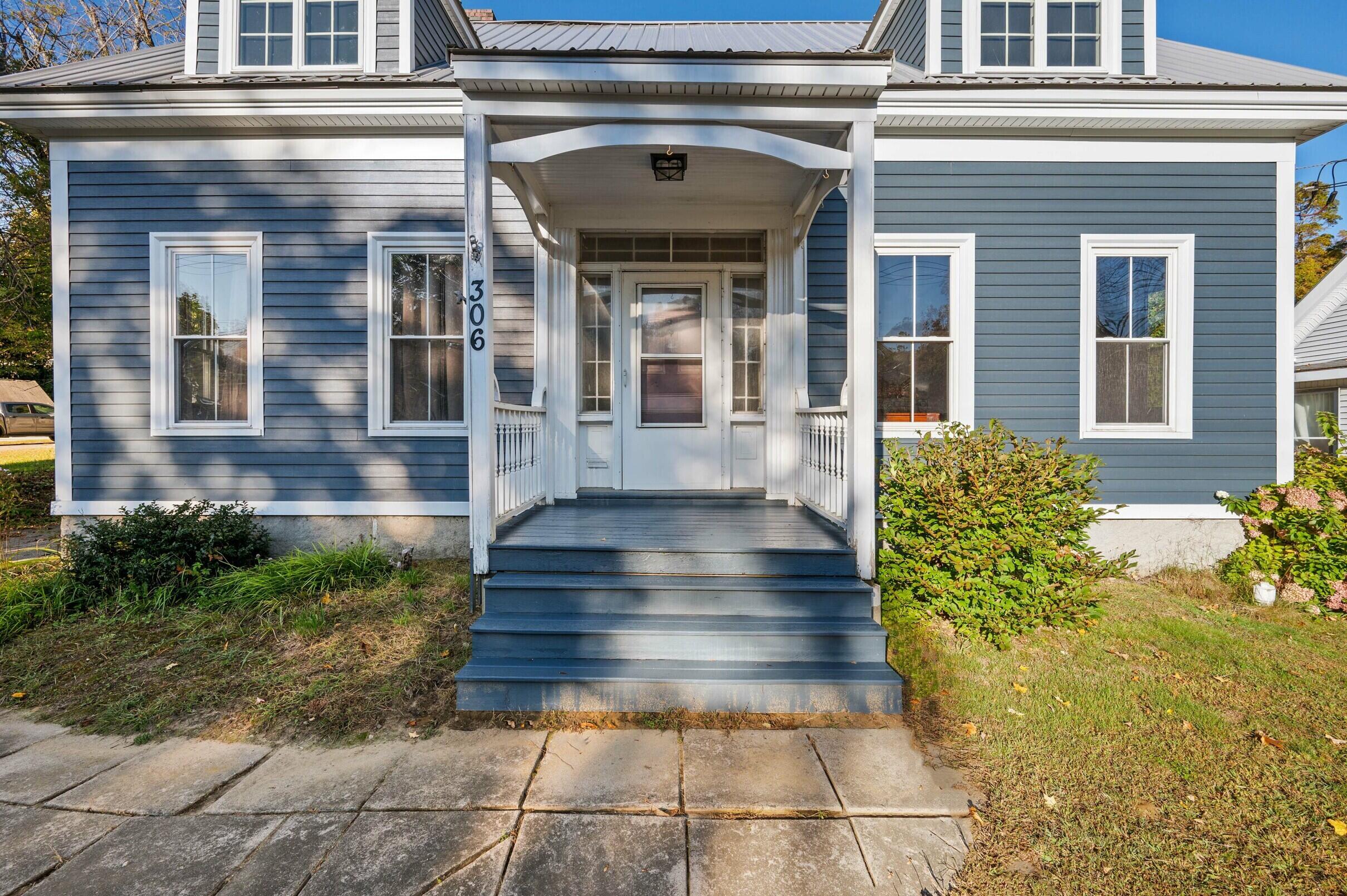 306 Maine Avenue, Farmingdale