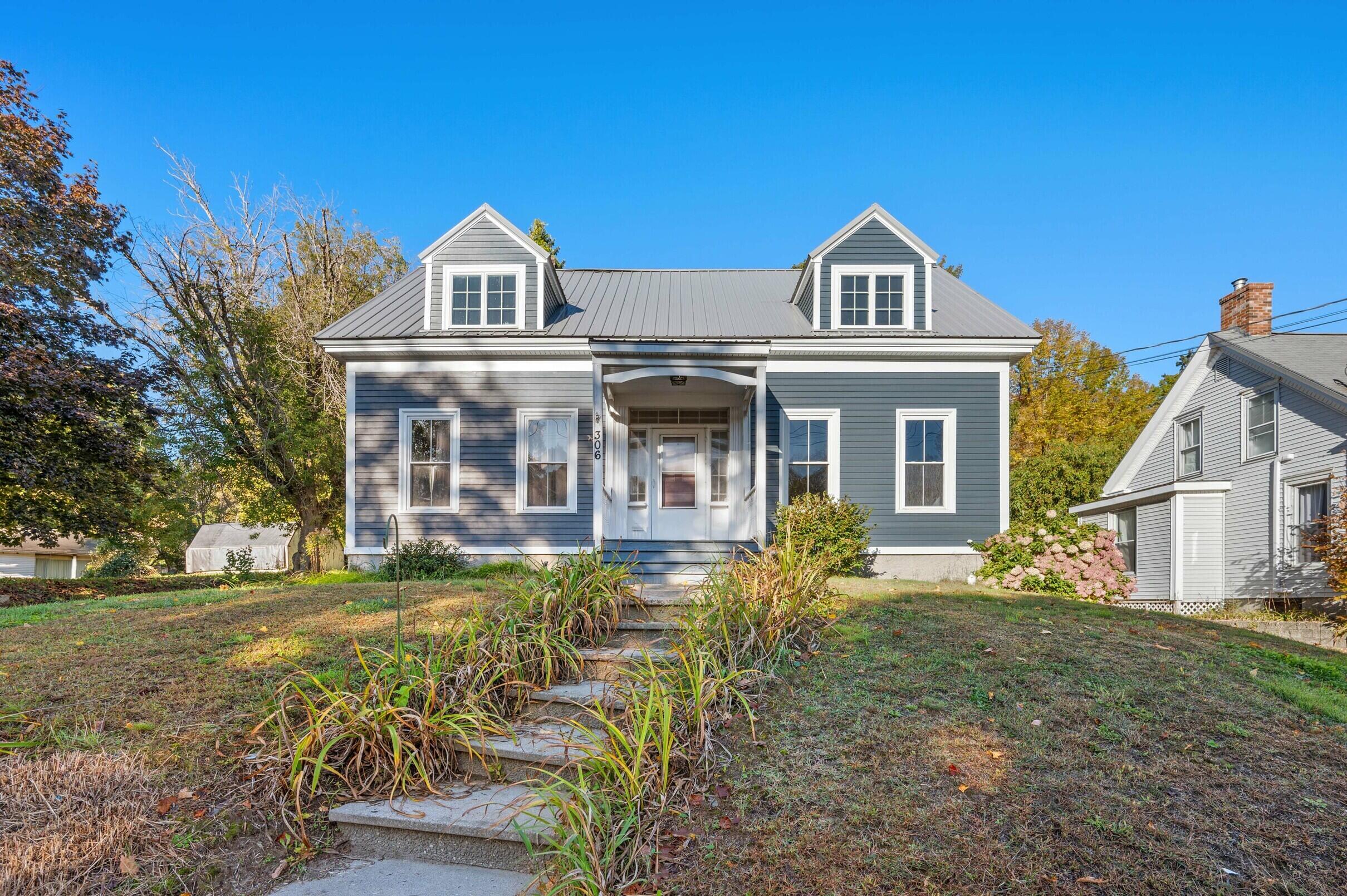 306 Maine Avenue, Farmingdale