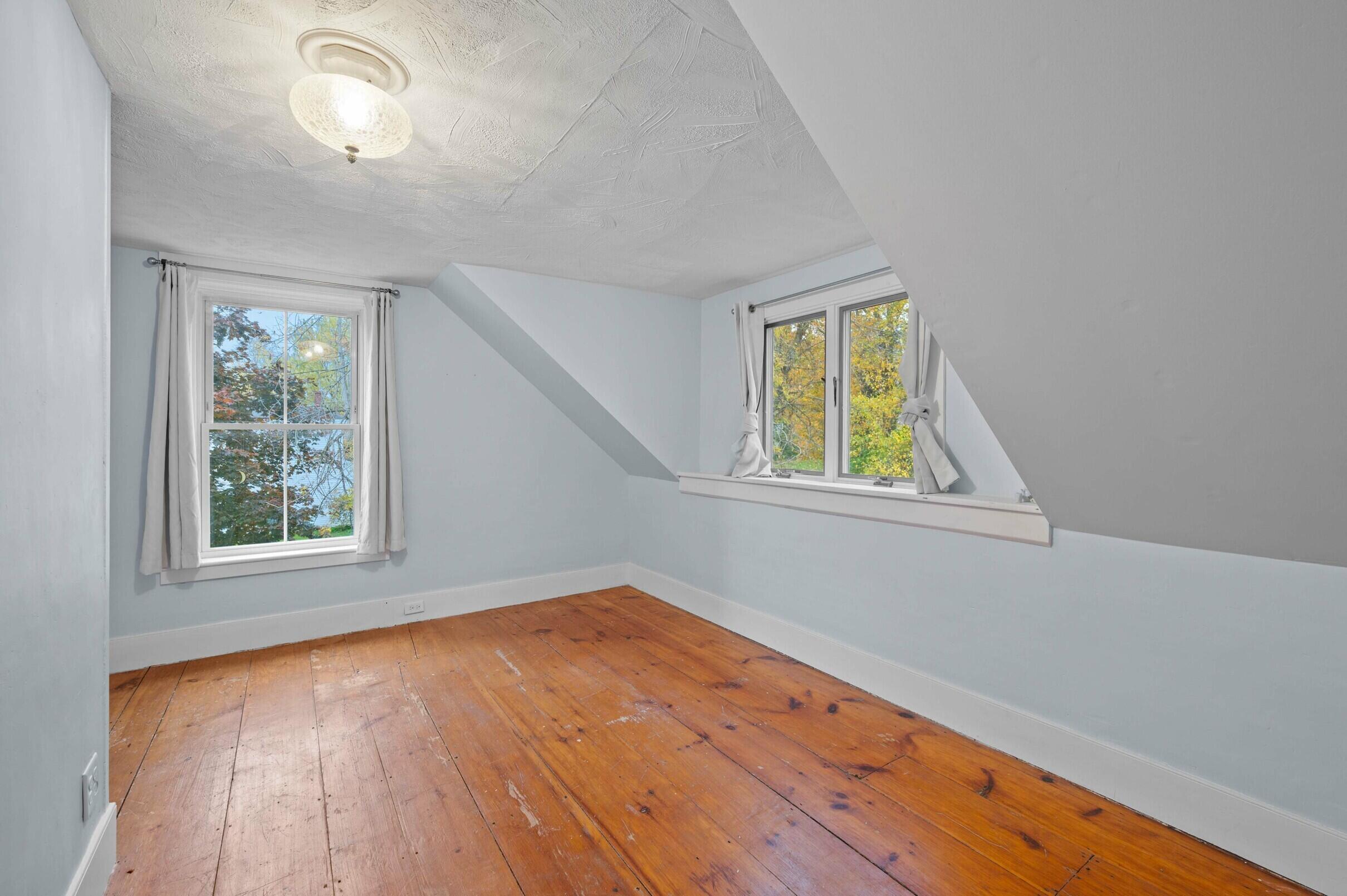 306 Maine Avenue, Farmingdale