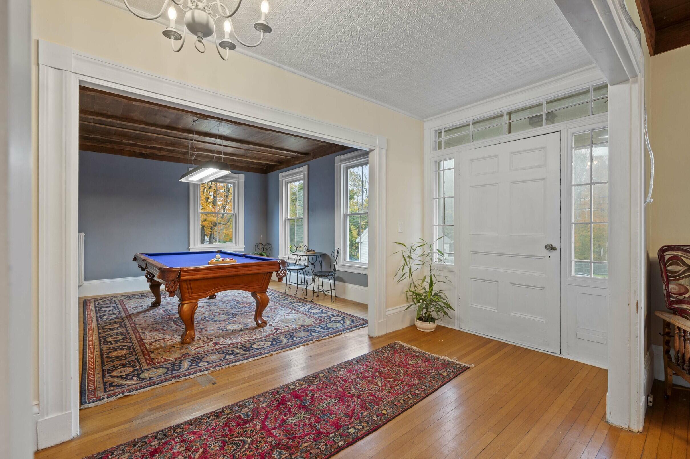 306 Maine Avenue, Farmingdale