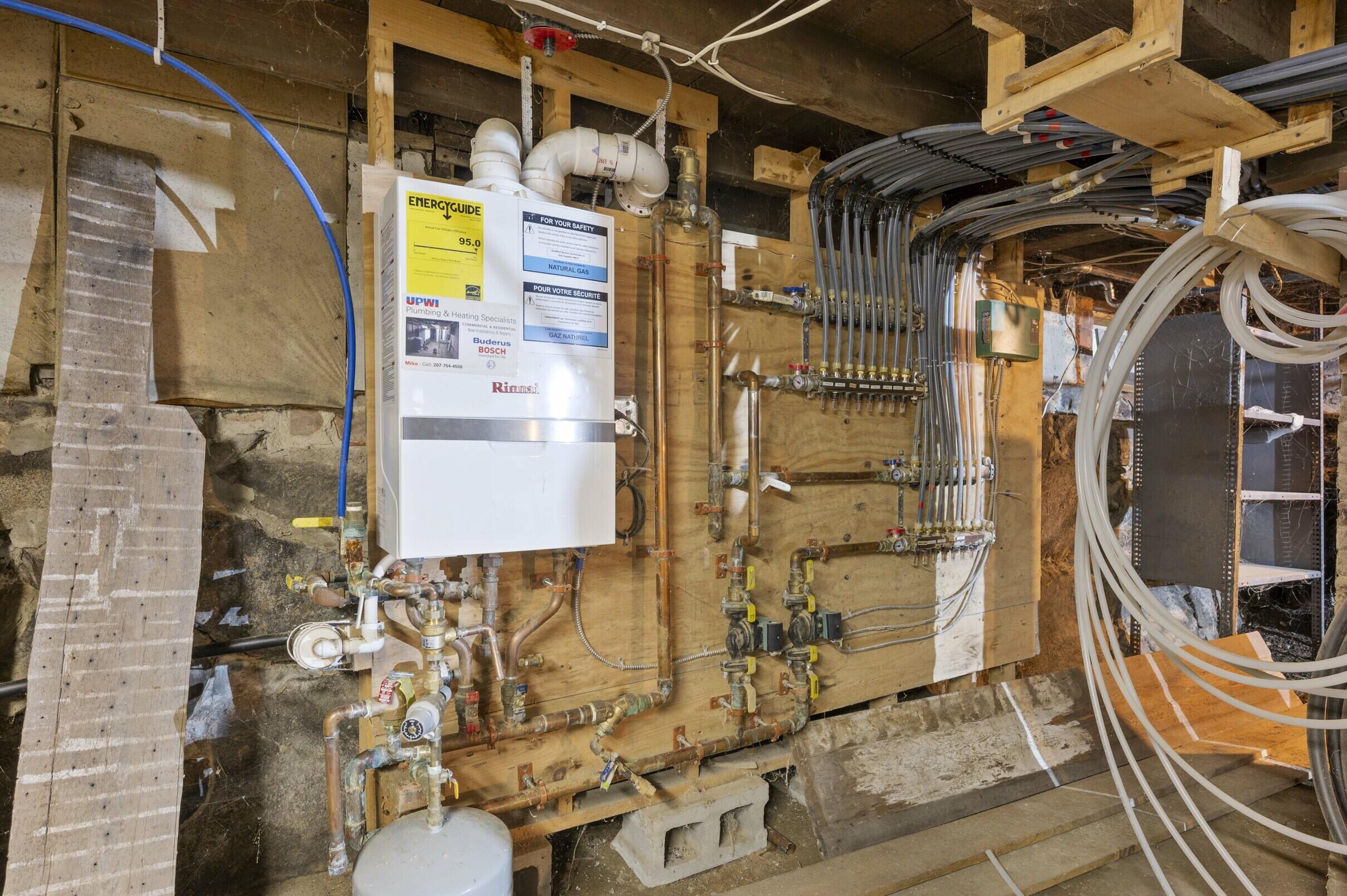 306 Maine Avenue, Farmingdale