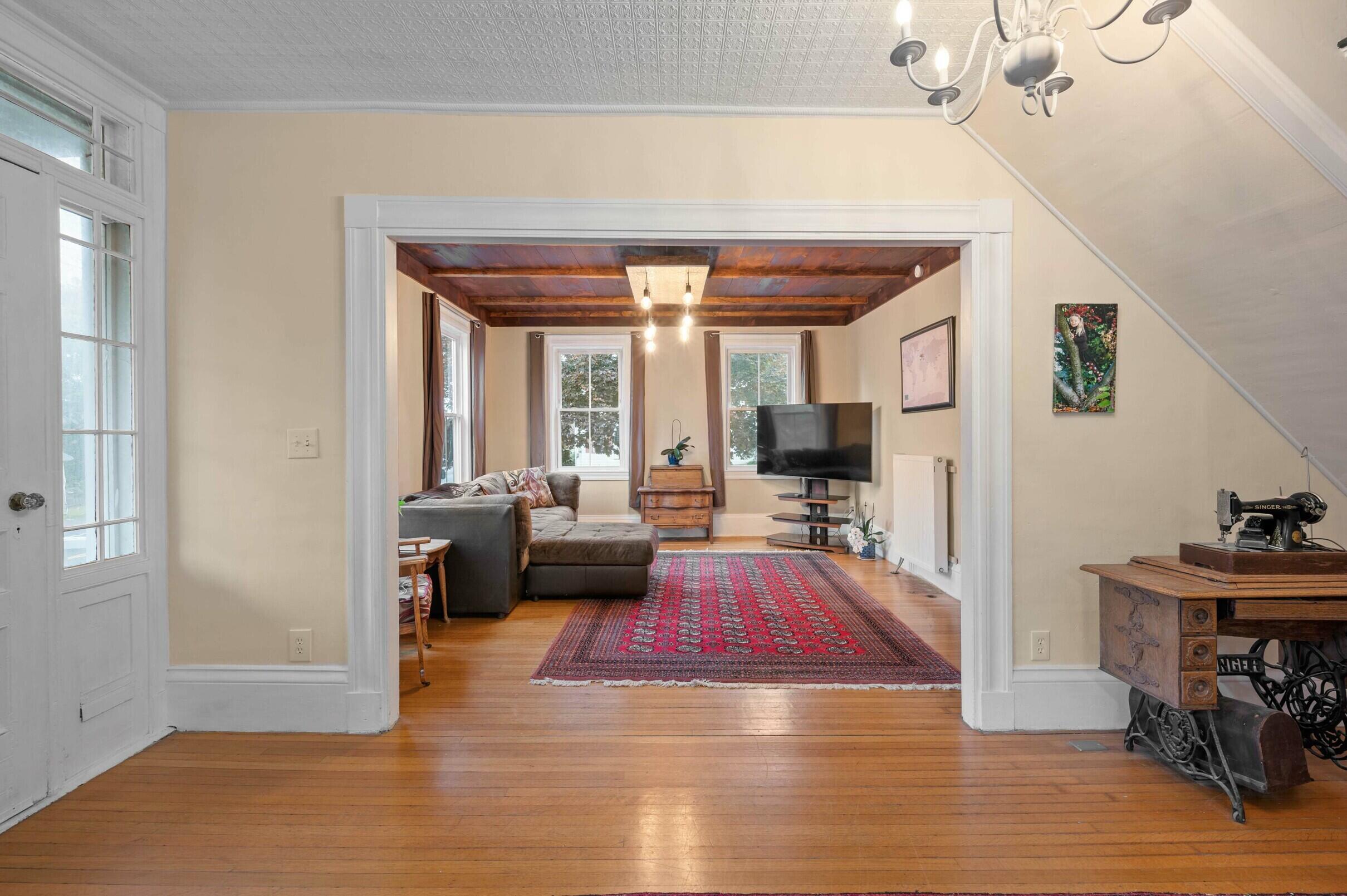 306 Maine Avenue, Farmingdale