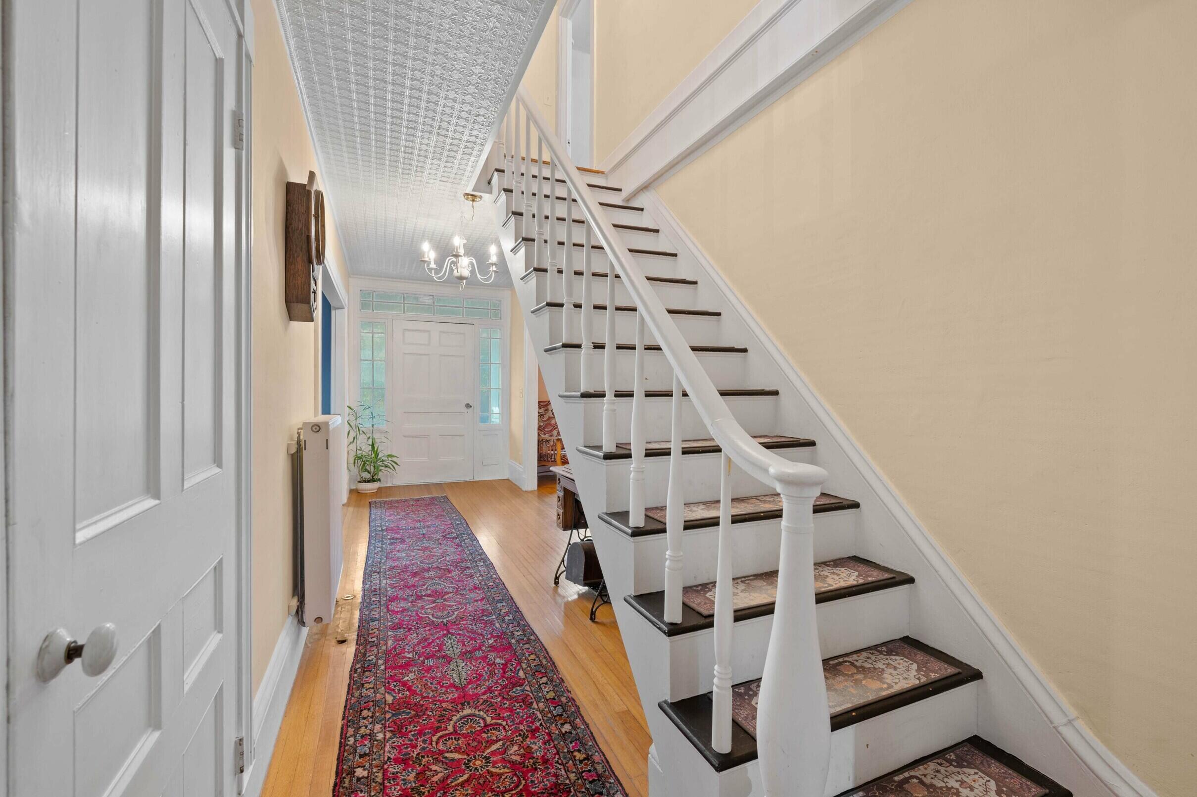 306 Maine Avenue, Farmingdale