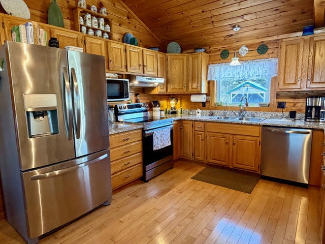 7 Emerald Acres