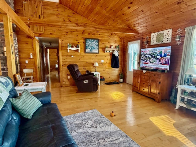 7 Emerald Acres