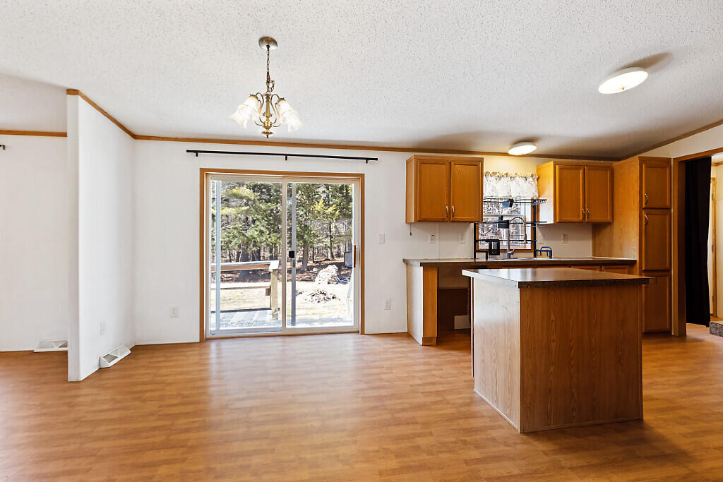 5 Forest Lane