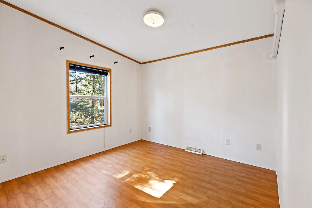 5 Forest Lane