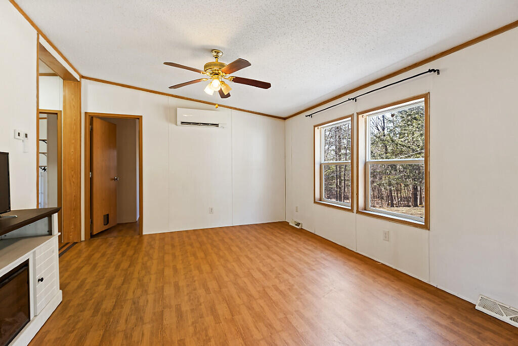 5 Forest Lane