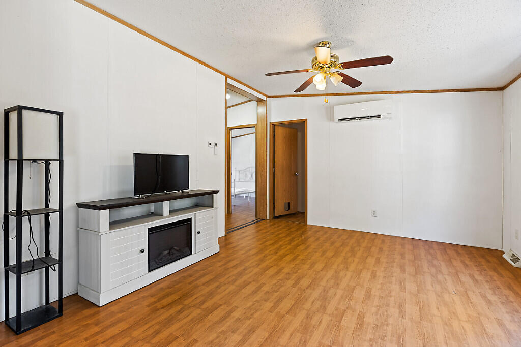 5 Forest Lane