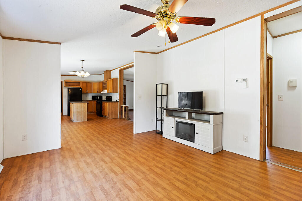 5 Forest Lane
