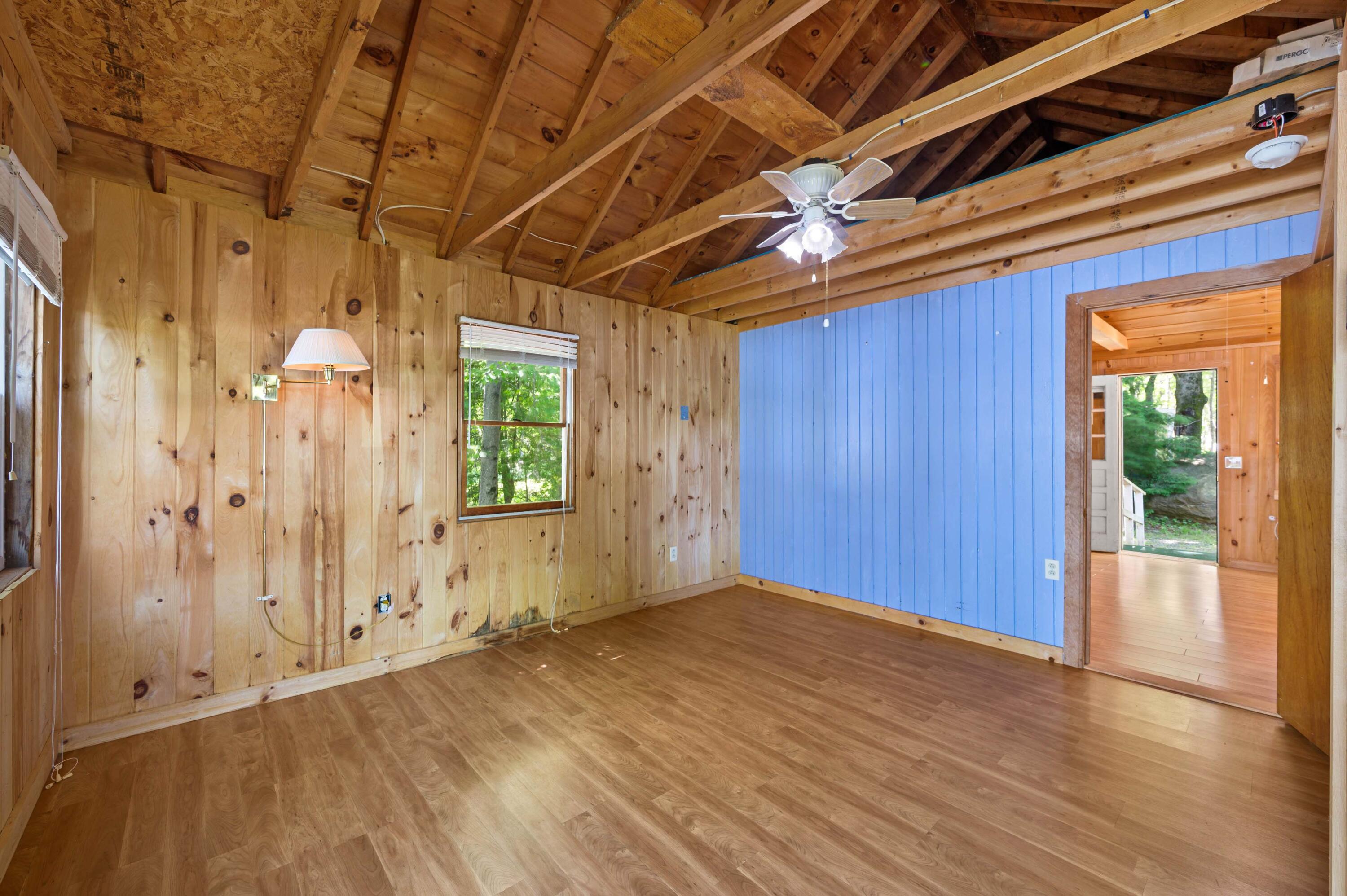 16 Maple Ridge Road