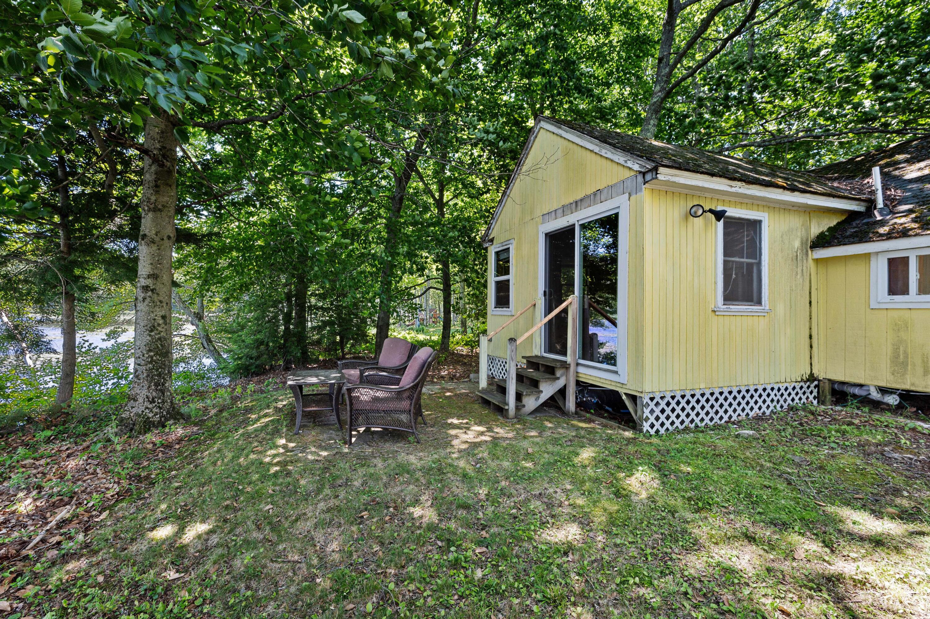16 Maple Ridge Road