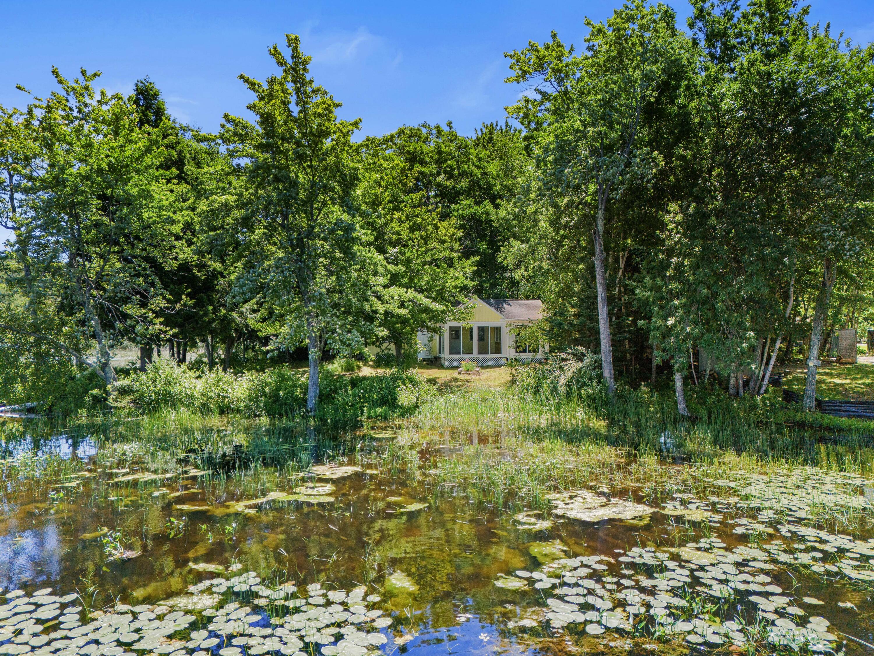 16 Maple Ridge Road