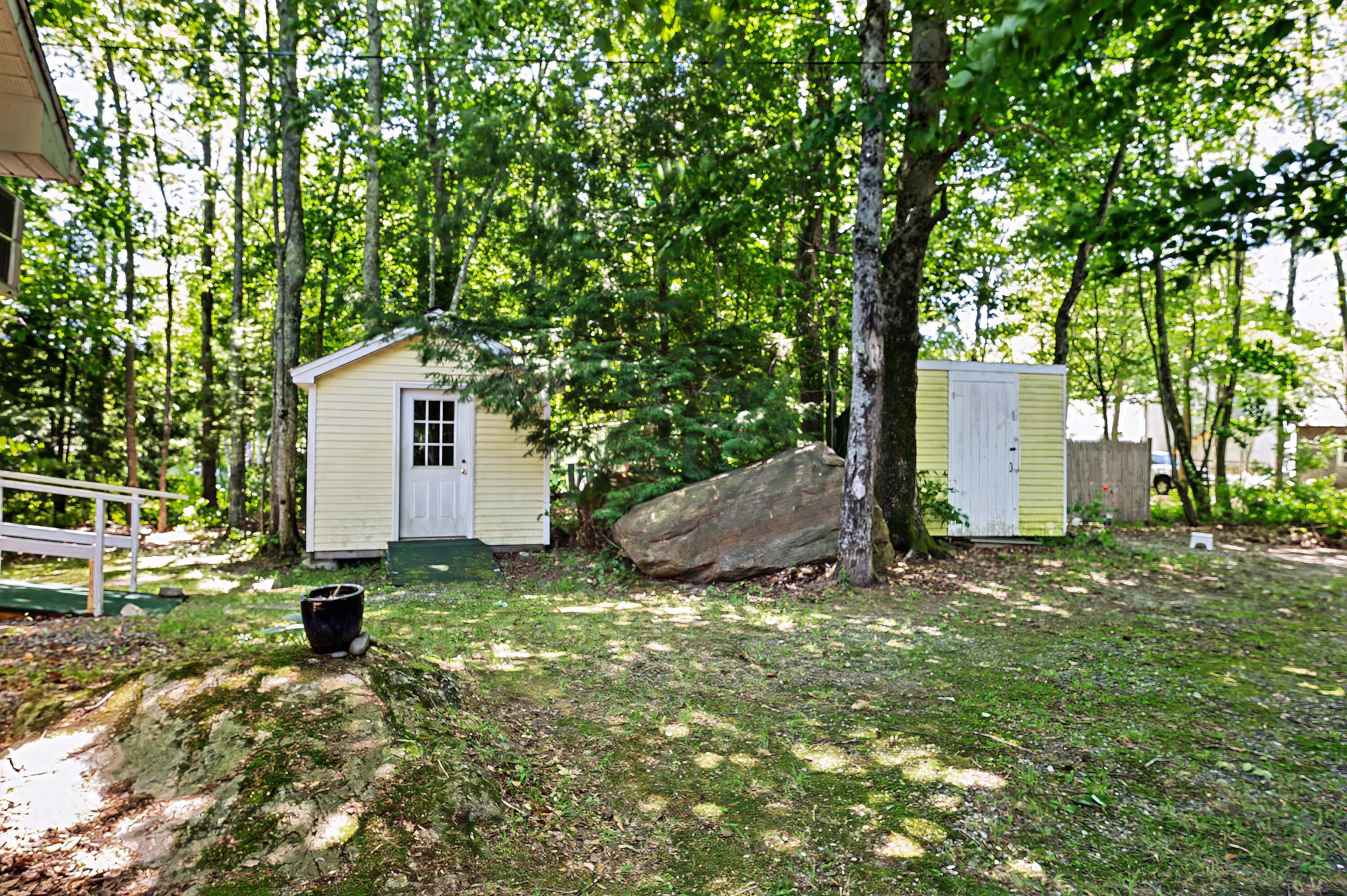 16 Maple Ridge Road