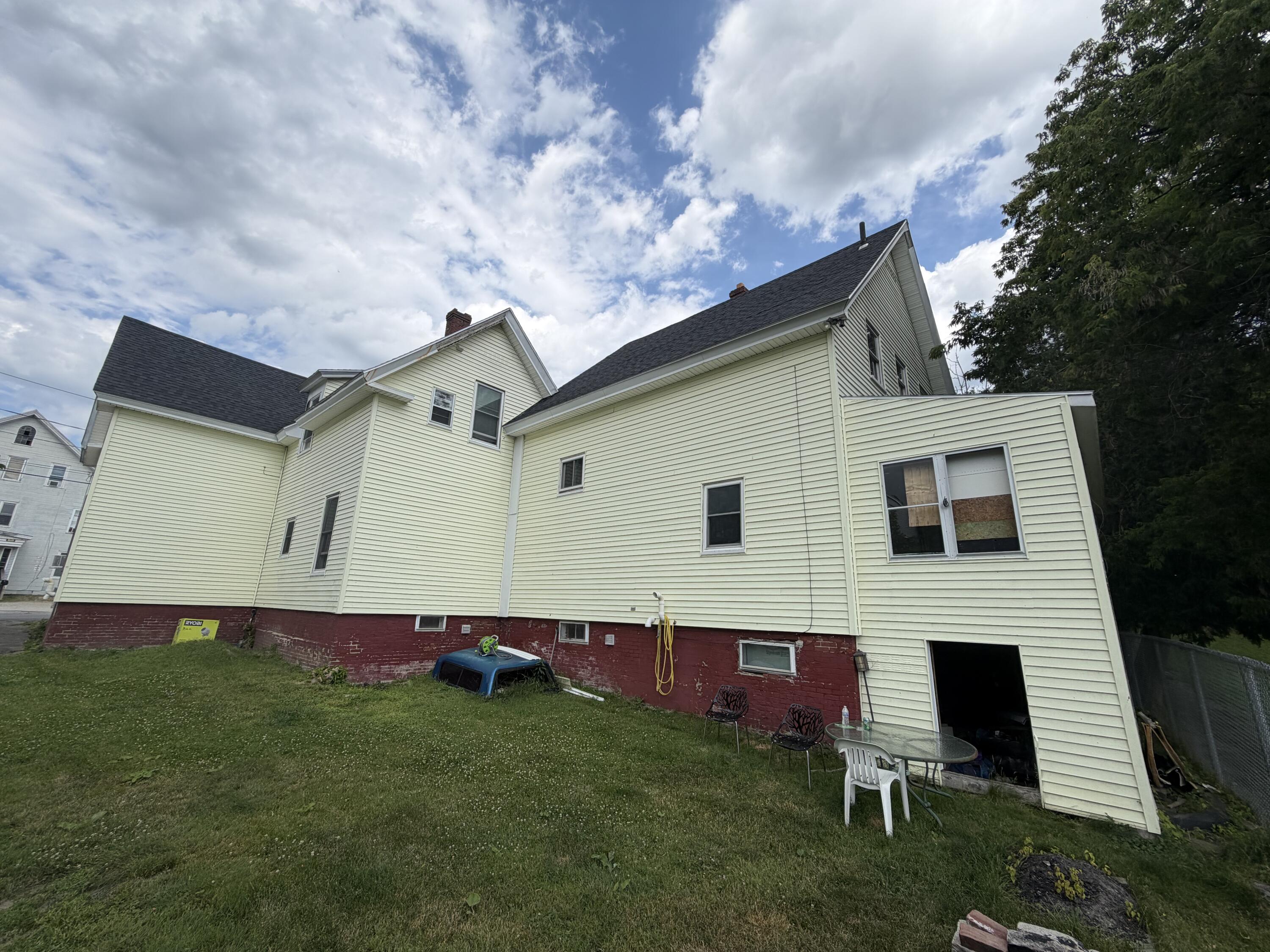 19/21 Elm Street
