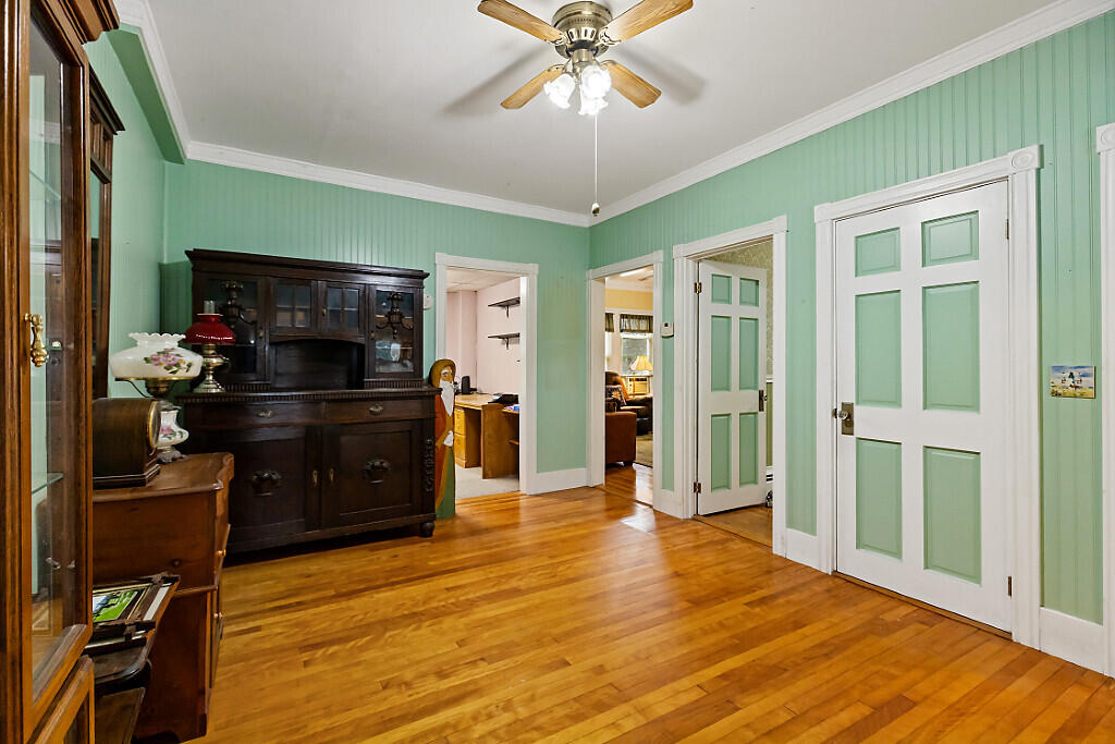 31 Hussey Road