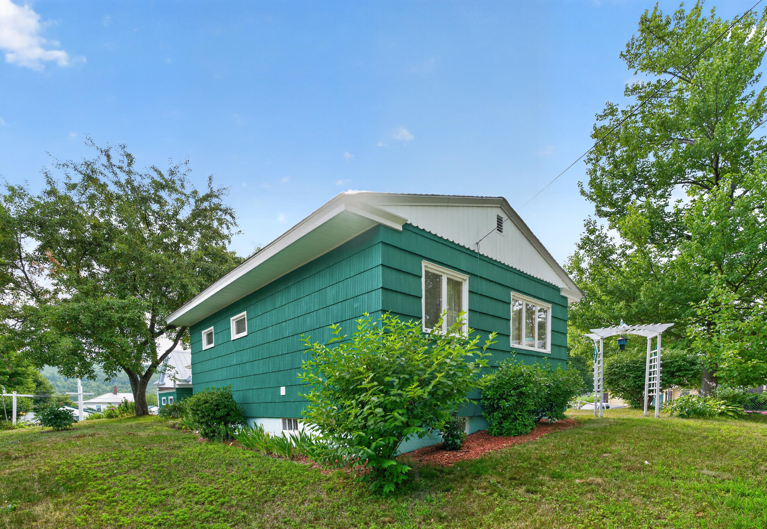 135-137 Oxford Avenue