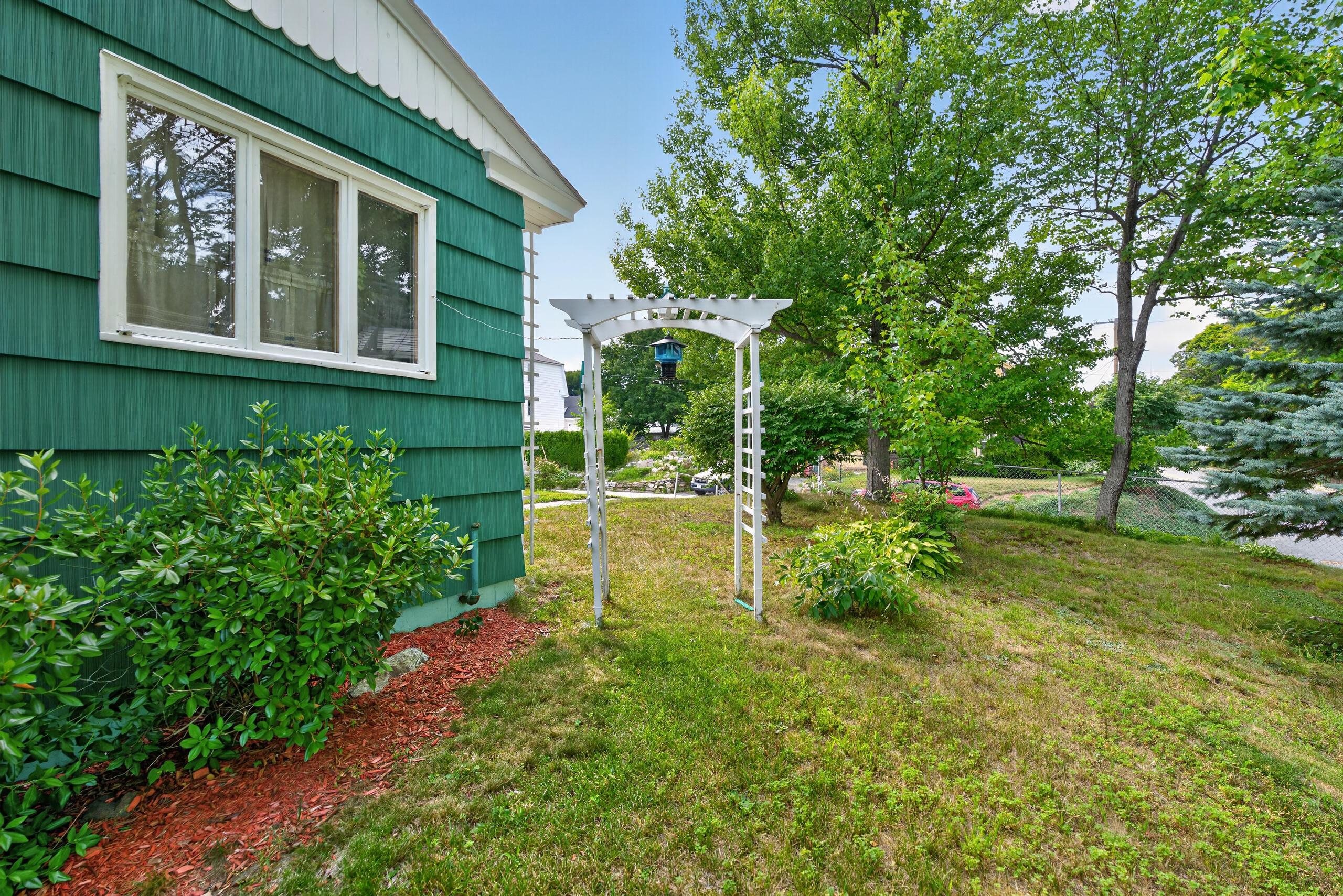 135-137 Oxford Avenue