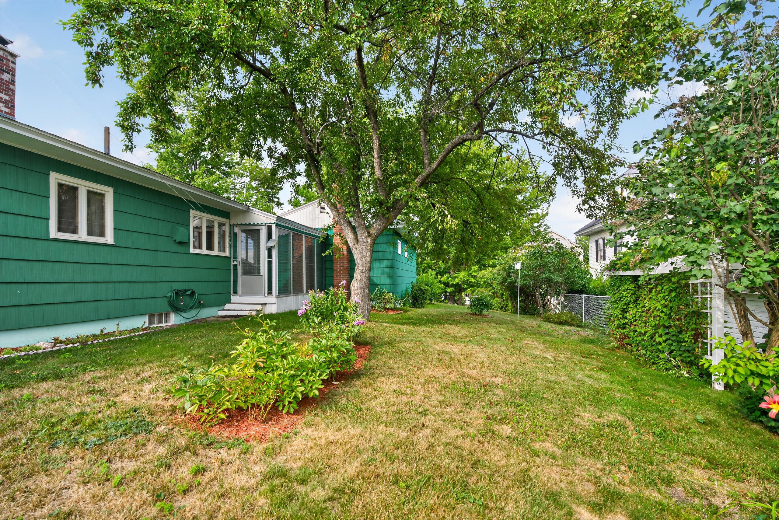 135-137 Oxford Avenue