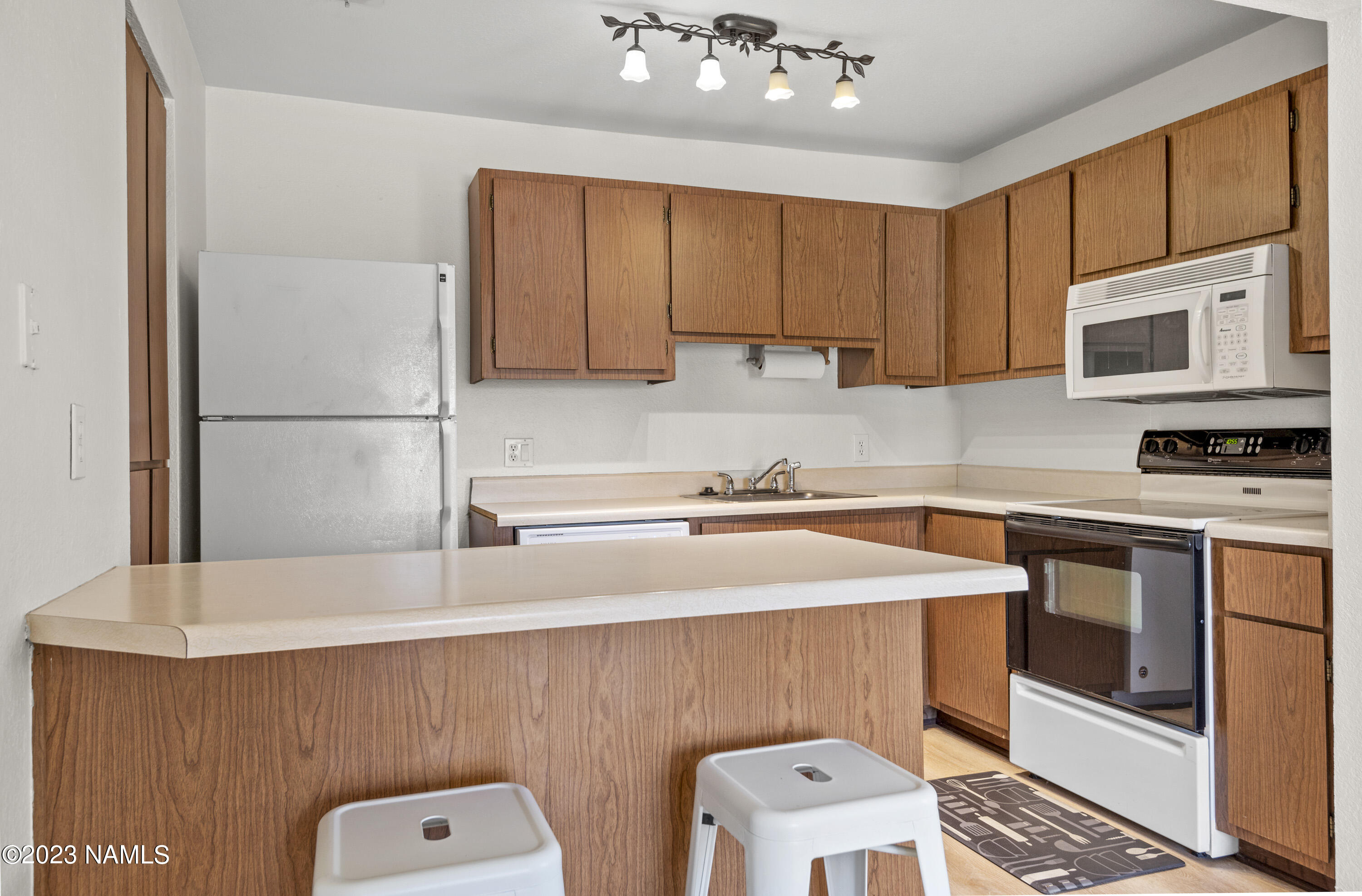 1200 S Riordan Ranch Street, 65