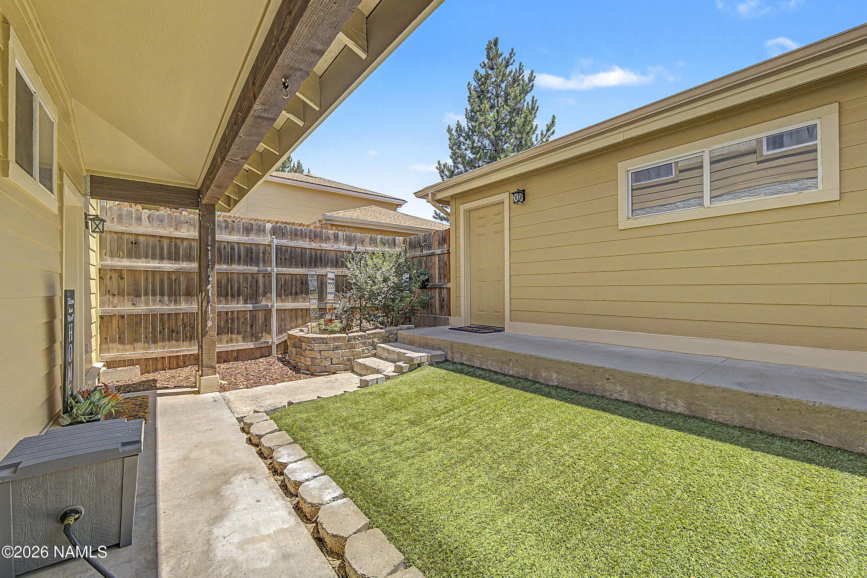 1322 E Hatcher Drive